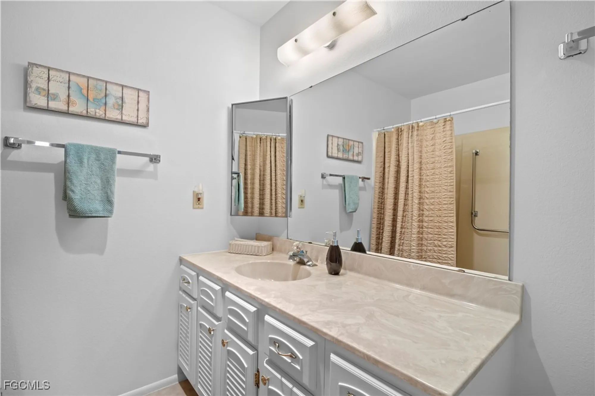 Property Slideshow image 13 of 37 | 1747 pebble beach dr 317, Fort Myers, FL, 33907