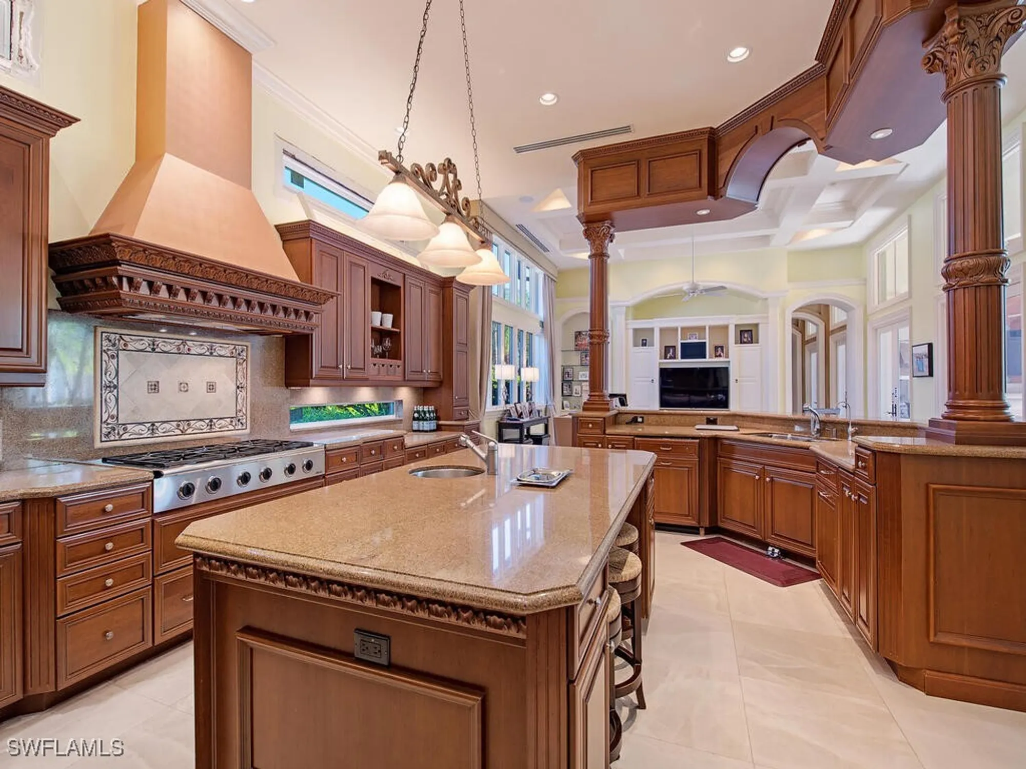 Property Slideshow image 13 of 42 | 6955 verde way, Naples, FL, 34108