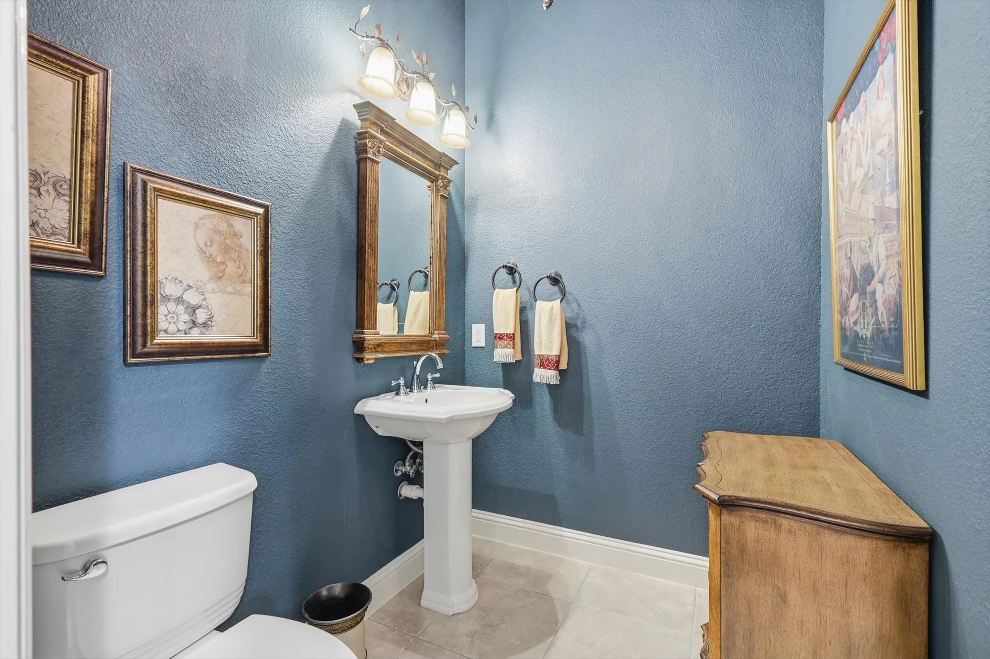 Property Slideshow image 4 of 40 | 7254 bay hill dr, Frisco, TX, 75036