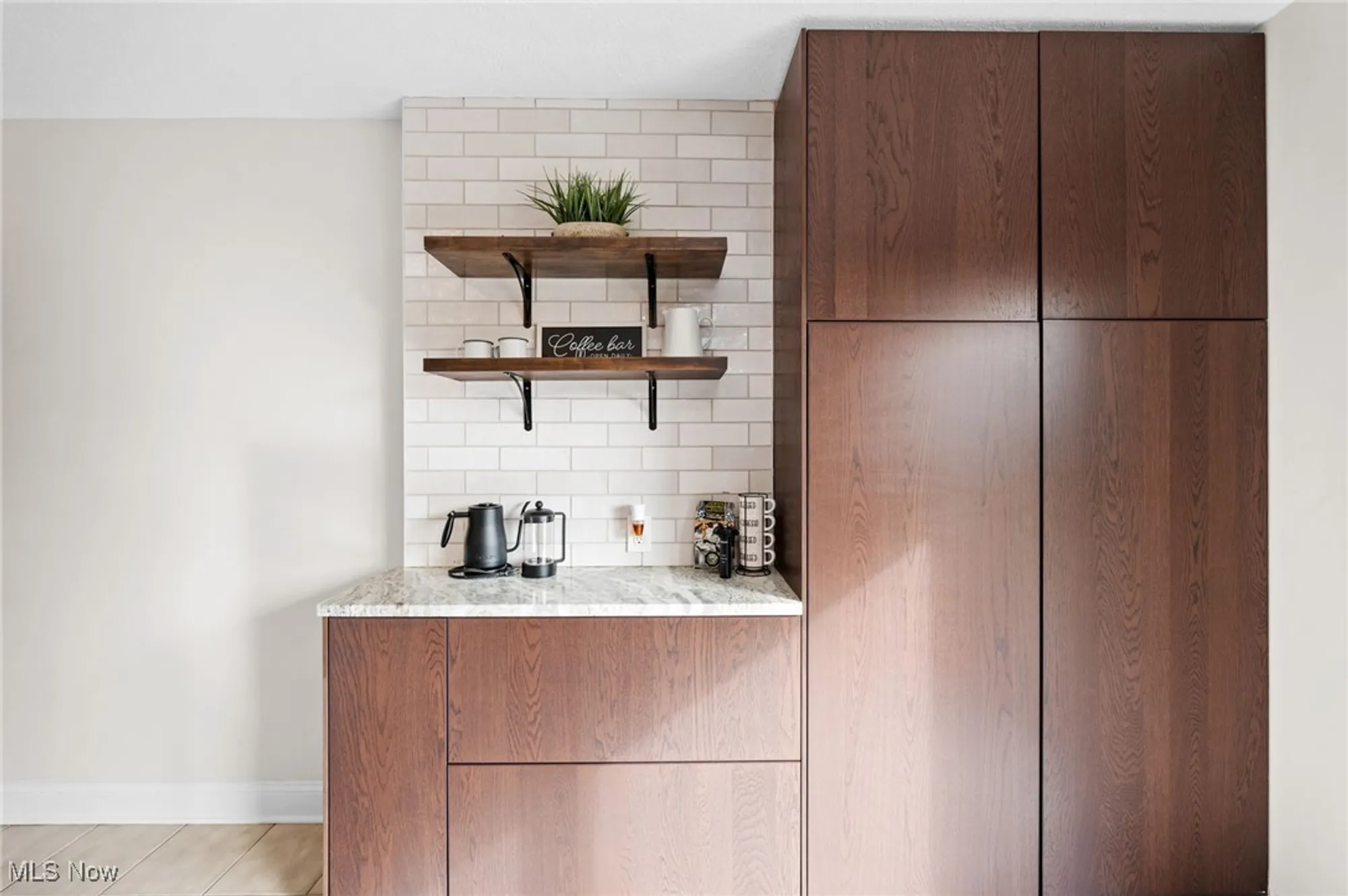 Property Slideshow image 10 of 39 | 9989 plum brook ln, Strongsville, OH, 44149