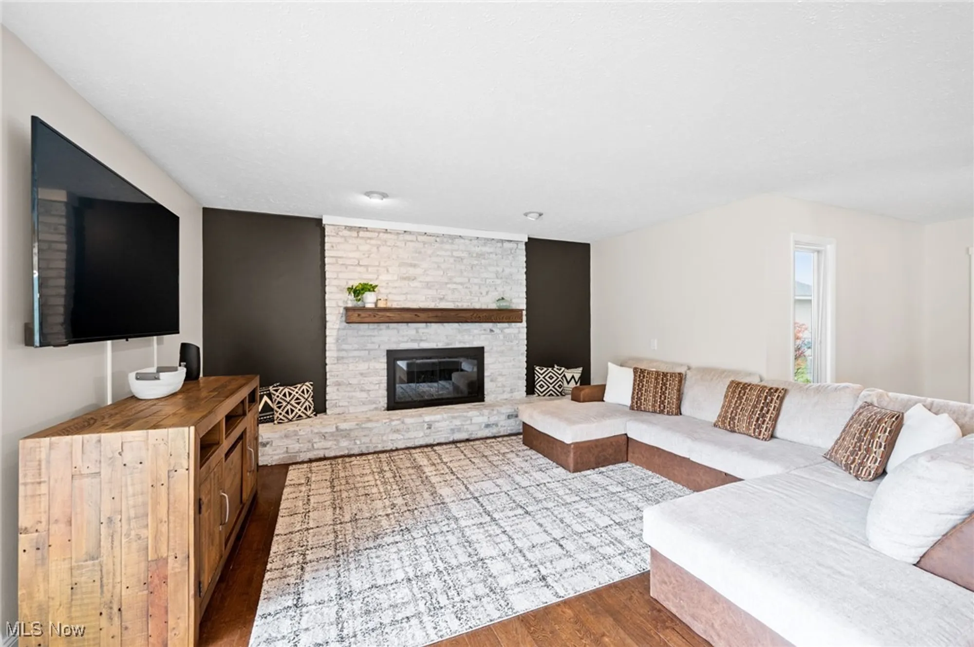 Property Slideshow image 11 of 39 | 9989 plum brook ln, Strongsville, OH, 44149