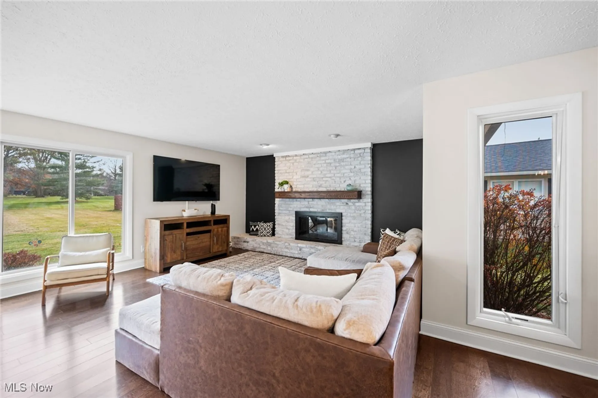 Property Slideshow image 13 of 39 | 9989 plum brook ln, Strongsville, OH, 44149