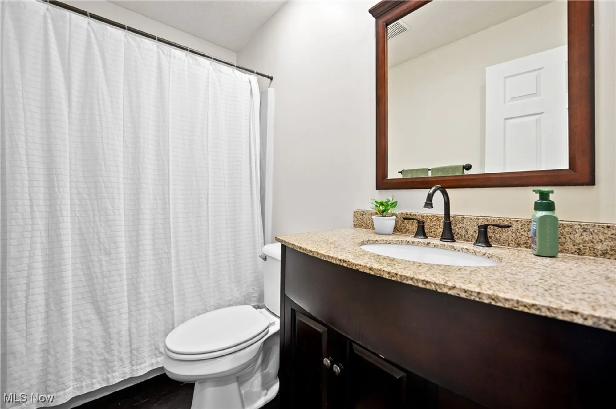 Property Slideshow image 21 of 39 | 9989 plum brook ln, Strongsville, OH, 44149