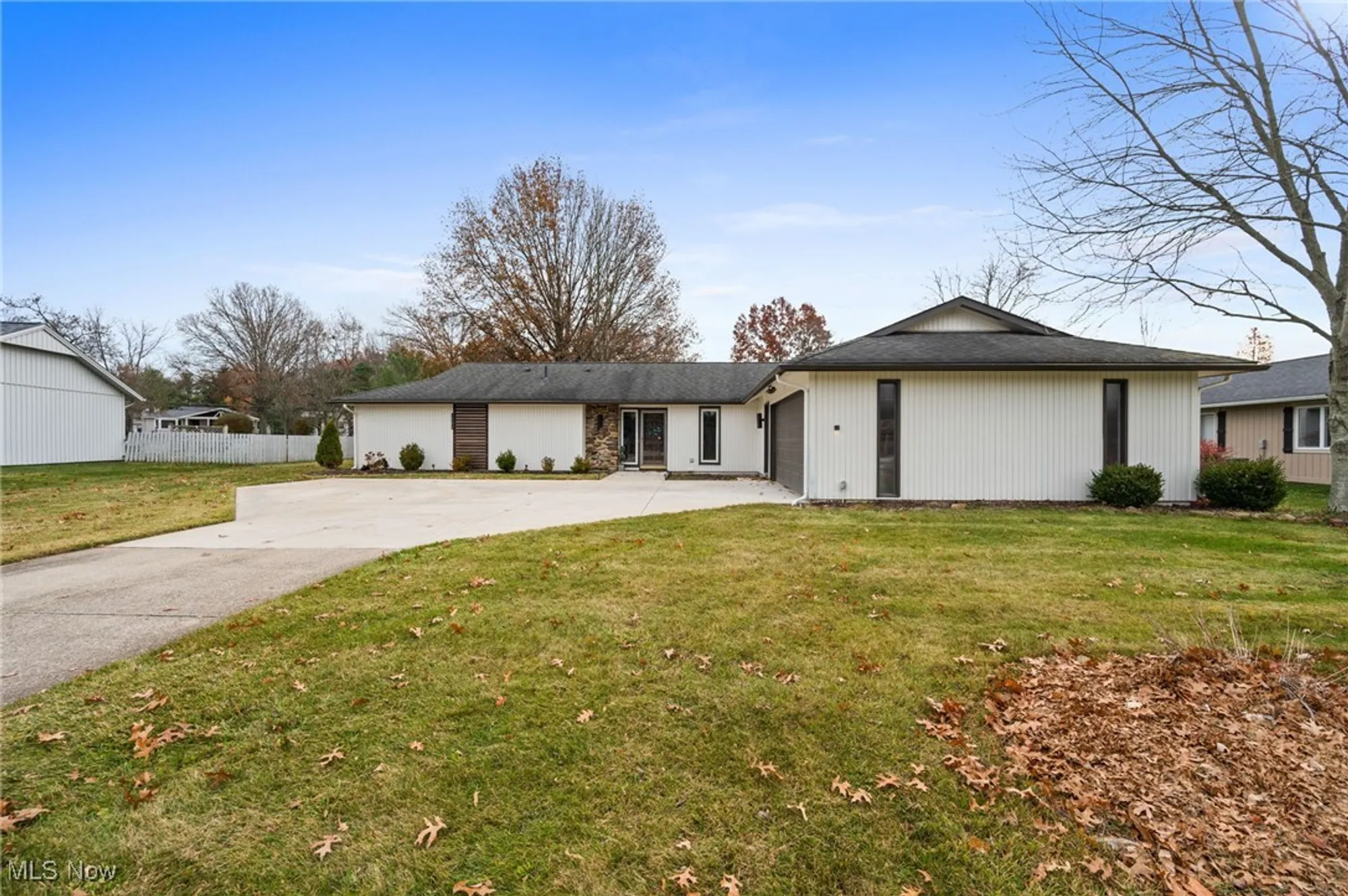 Property Slideshow image 3 of 39 | 9989 plum brook ln, Strongsville, OH, 44149