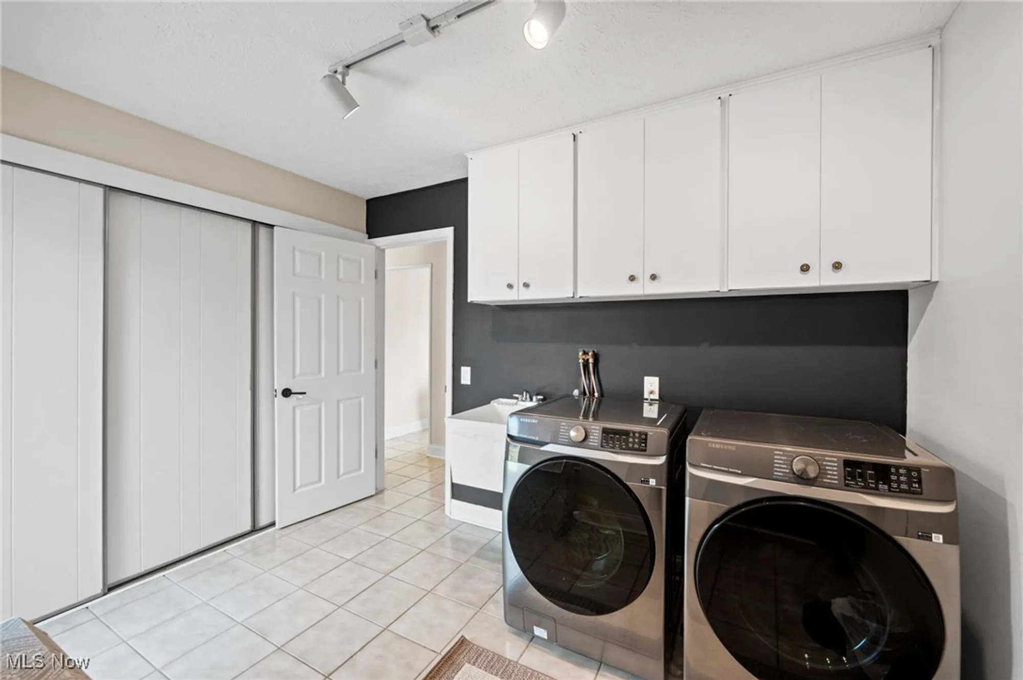 Property Slideshow image 30 of 39 | 9989 plum brook ln, Strongsville, OH, 44149