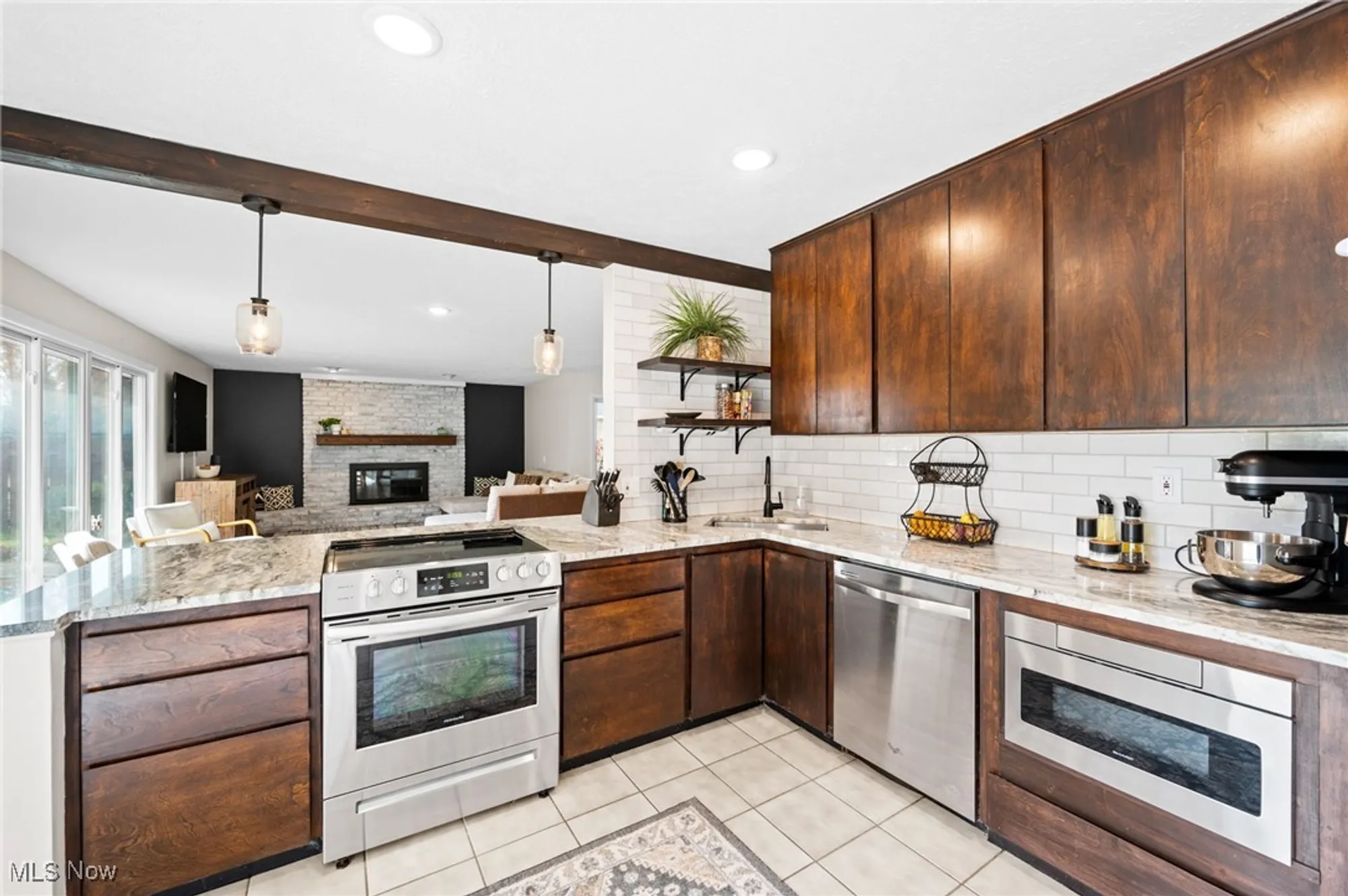 Property Slideshow image 9 of 39 | 9989 plum brook ln, Strongsville, OH, 44149