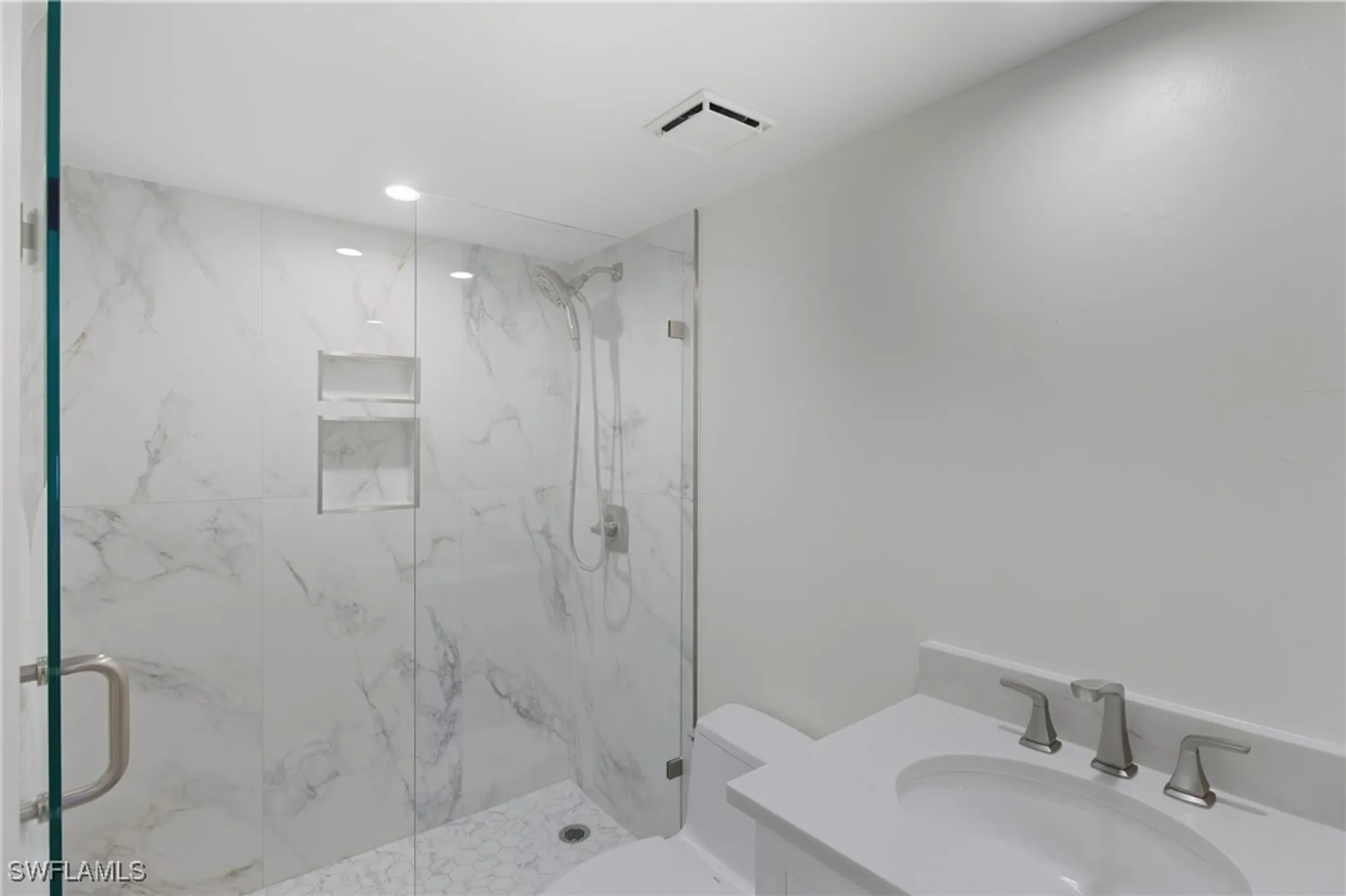 Property Slideshow image 28 of 49 | 2316 gulf shore blvd n # 411, Naples, FL, 34103