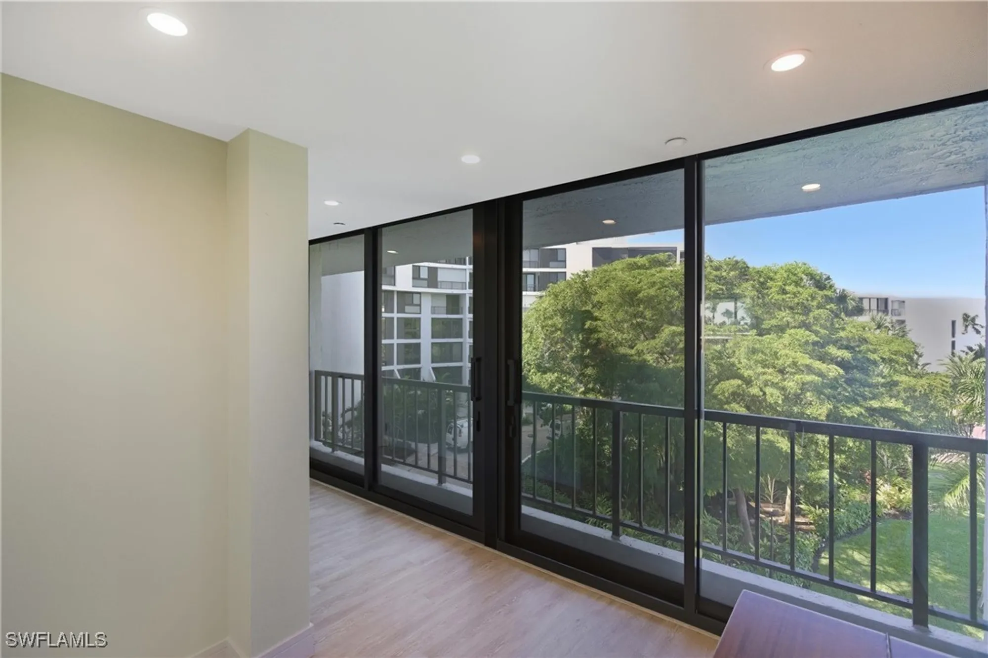 Property Slideshow image 33 of 49 | 2316 gulf shore blvd n # 411, Naples, FL, 34103