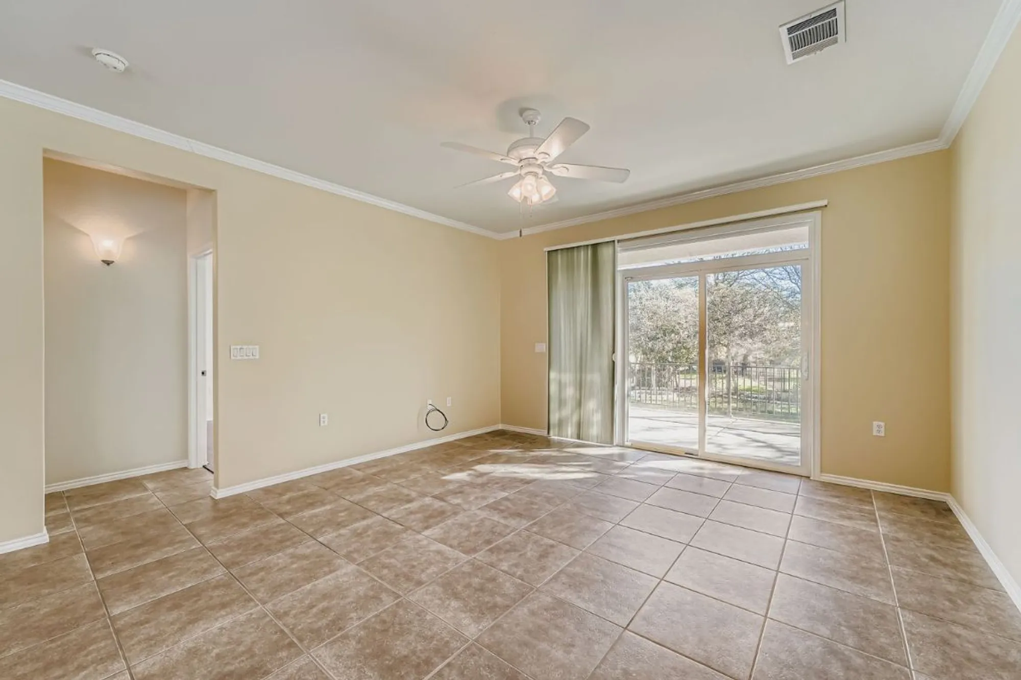 Property Slideshow image 6 of 26 | 307 mill pond path, Georgetown, TX, 78633