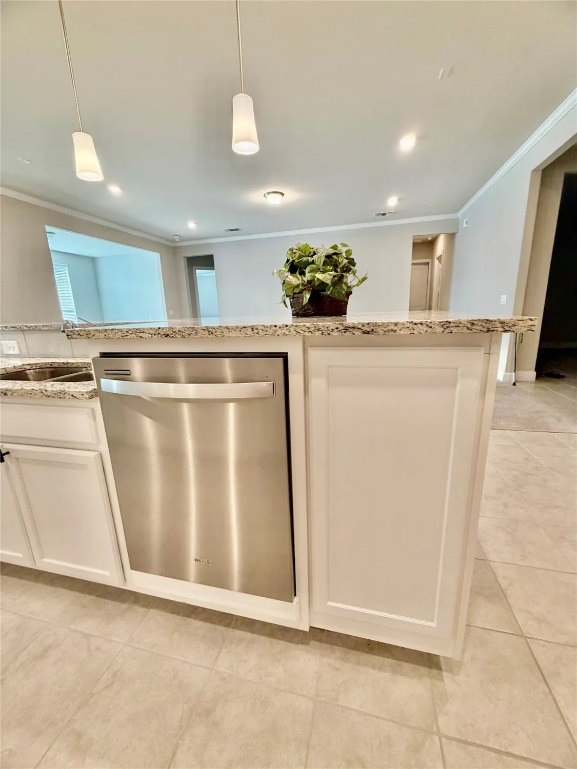 Property Slideshow image 16 of 48 | 309 gotland russ ln, The Woodlands, TX, 77382