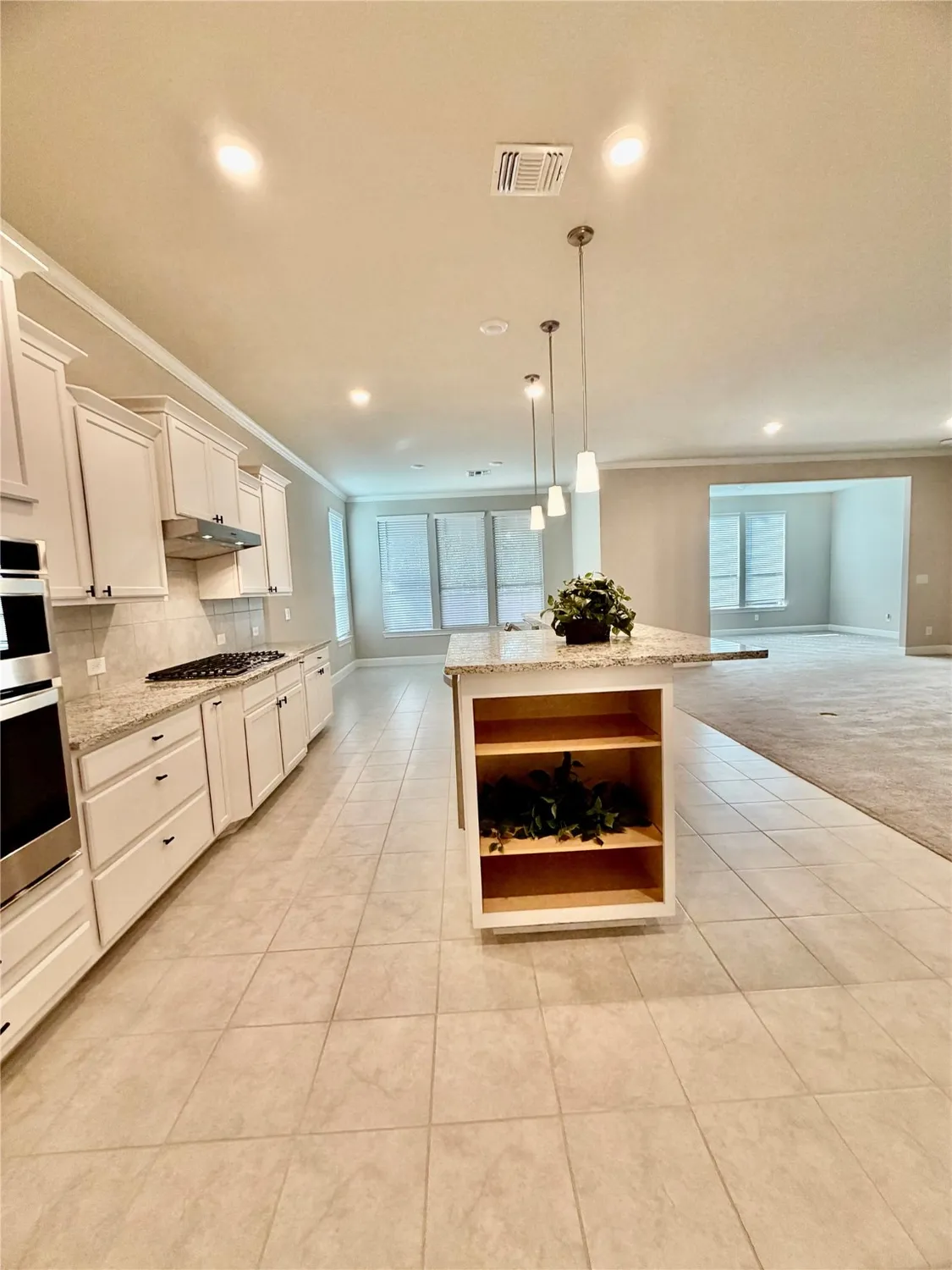 Property Slideshow image 17 of 48 | 309 gotland russ ln, The Woodlands, TX, 77382