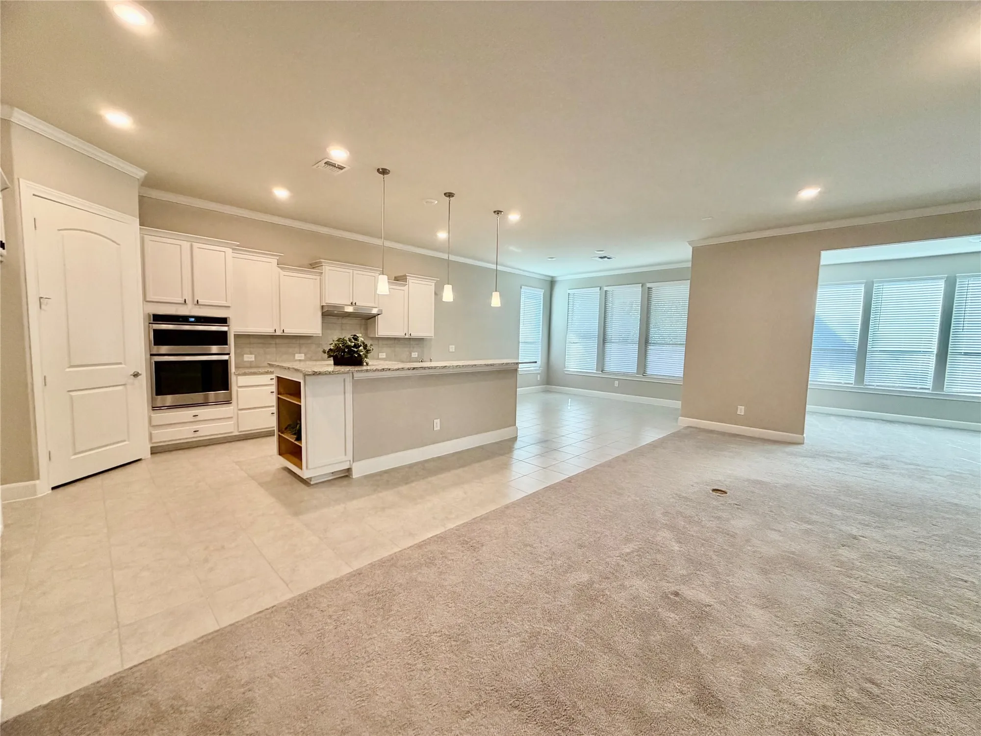 Property Slideshow image 10 of 48 | 309 gotland russ ln, The Woodlands, TX, 77382