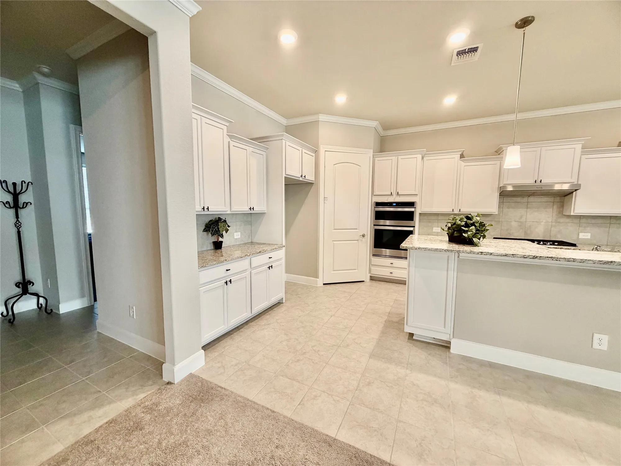 Property Slideshow image 11 of 48 | 309 gotland russ ln, The Woodlands, TX, 77382