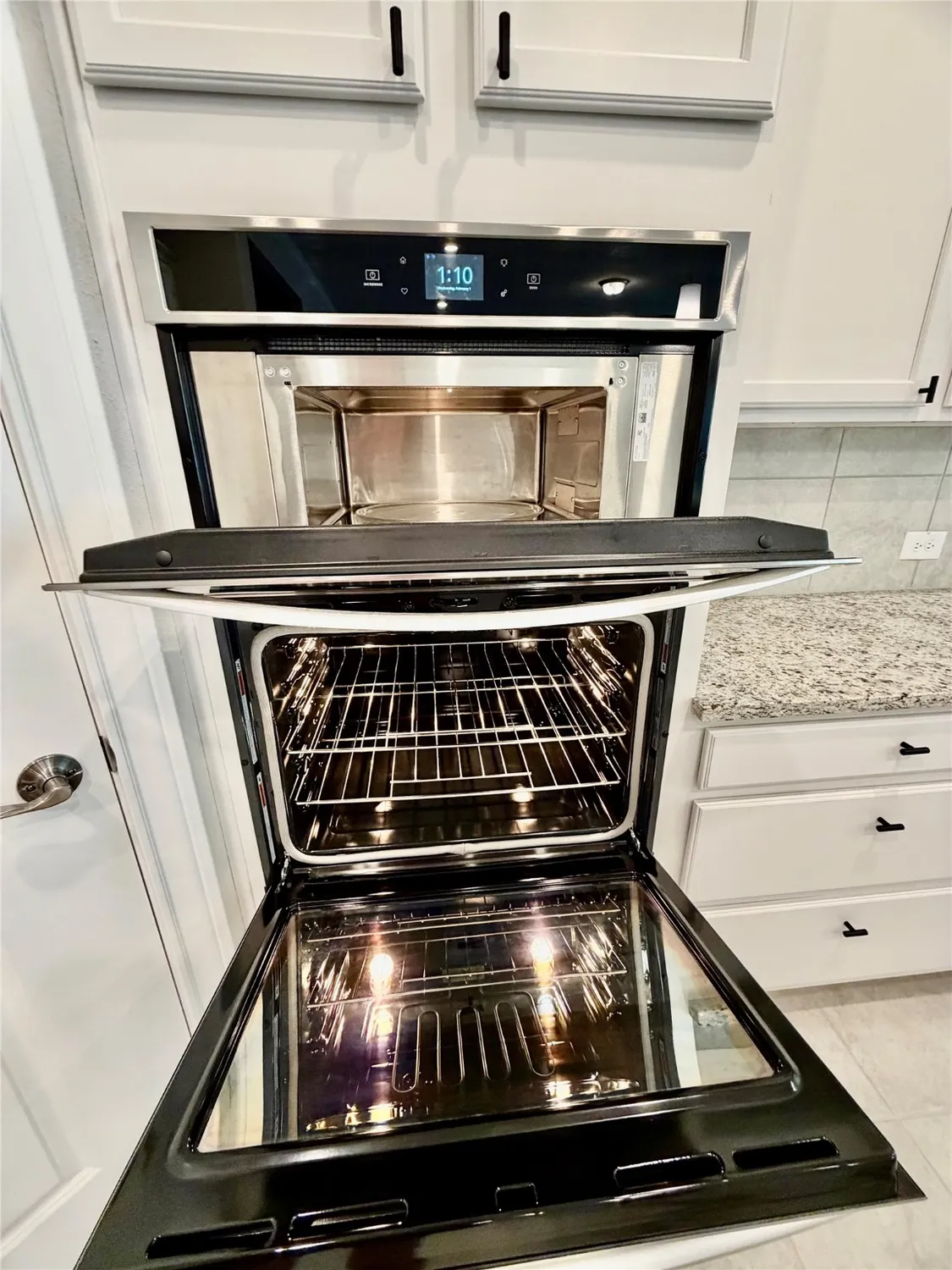 Property Slideshow image 13 of 48 | 309 gotland russ ln, The Woodlands, TX, 77382