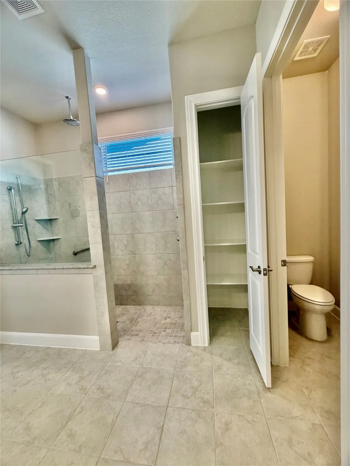 Property Slideshow image 28 of 48 | 309 gotland russ ln, The Woodlands, TX, 77382