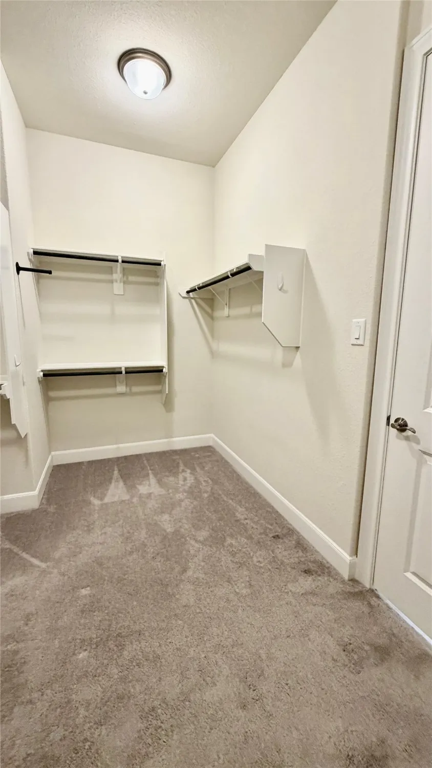 Property Slideshow image 30 of 48 | 309 gotland russ ln, The Woodlands, TX, 77382