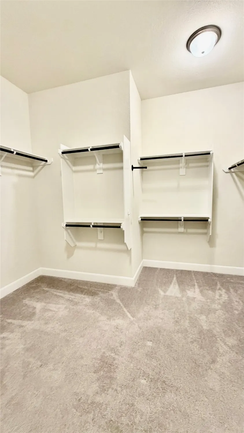 Property Slideshow image 31 of 48 | 309 gotland russ ln, The Woodlands, TX, 77382