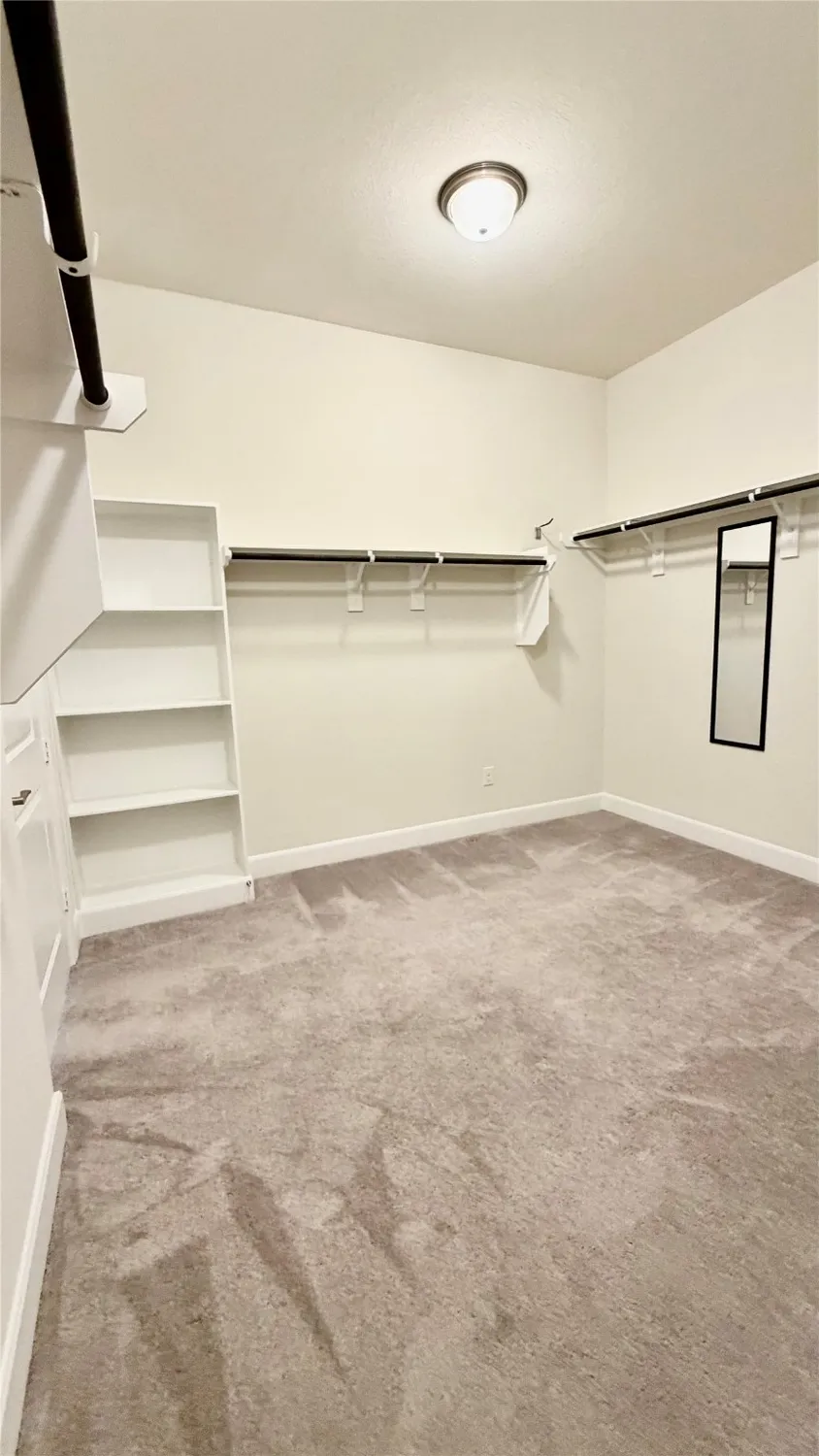 Property Slideshow image 32 of 48 | 309 gotland russ ln, The Woodlands, TX, 77382