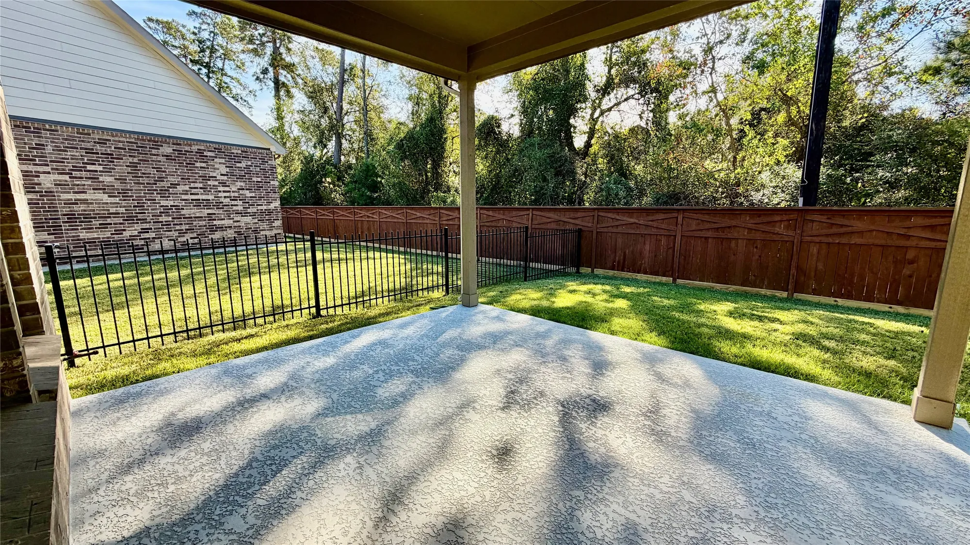 Property Slideshow image 44 of 48 | 309 gotland russ ln, The Woodlands, TX, 77382