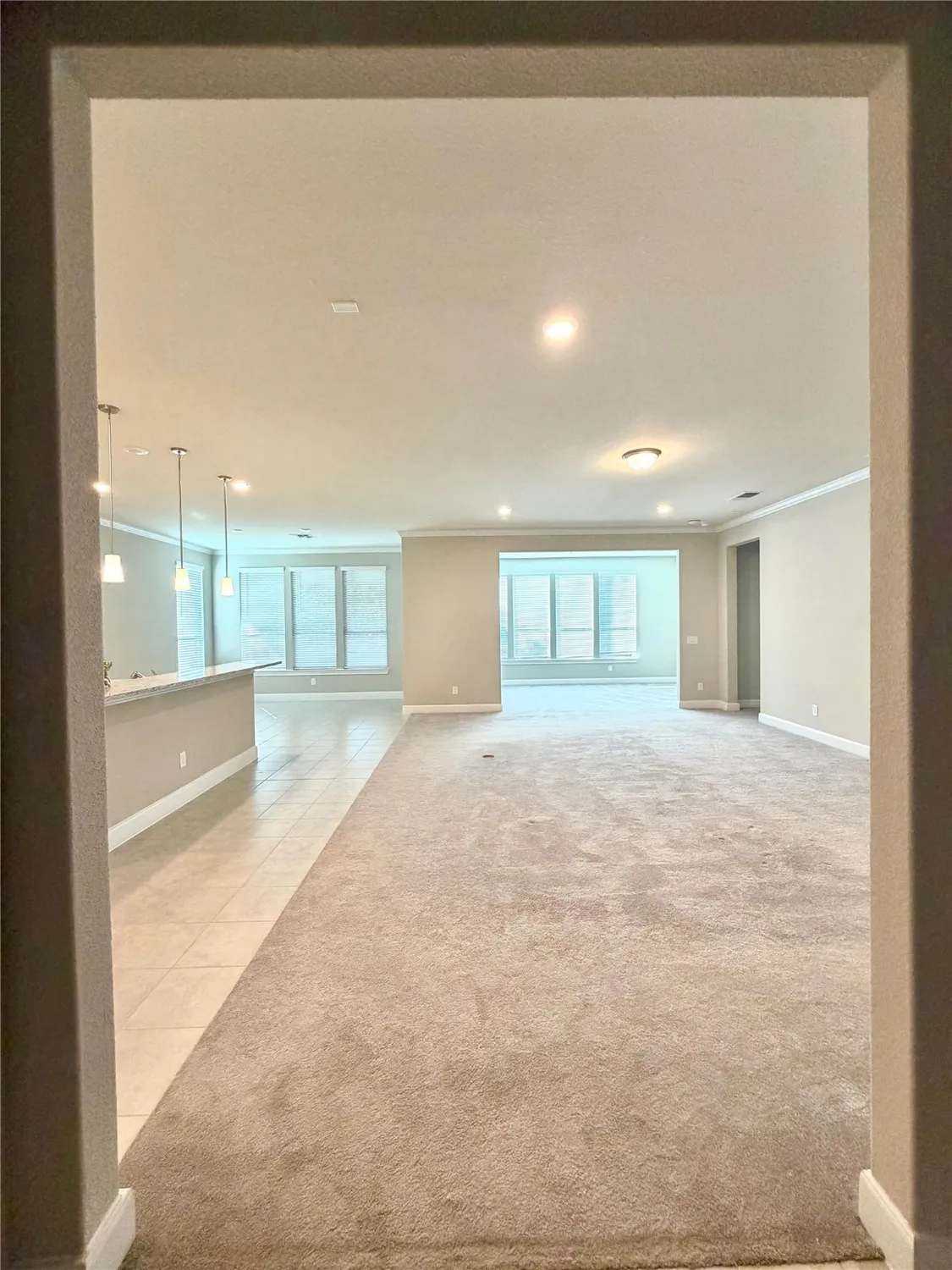 Property Slideshow image 8 of 48 | 309 gotland russ ln, The Woodlands, TX, 77382