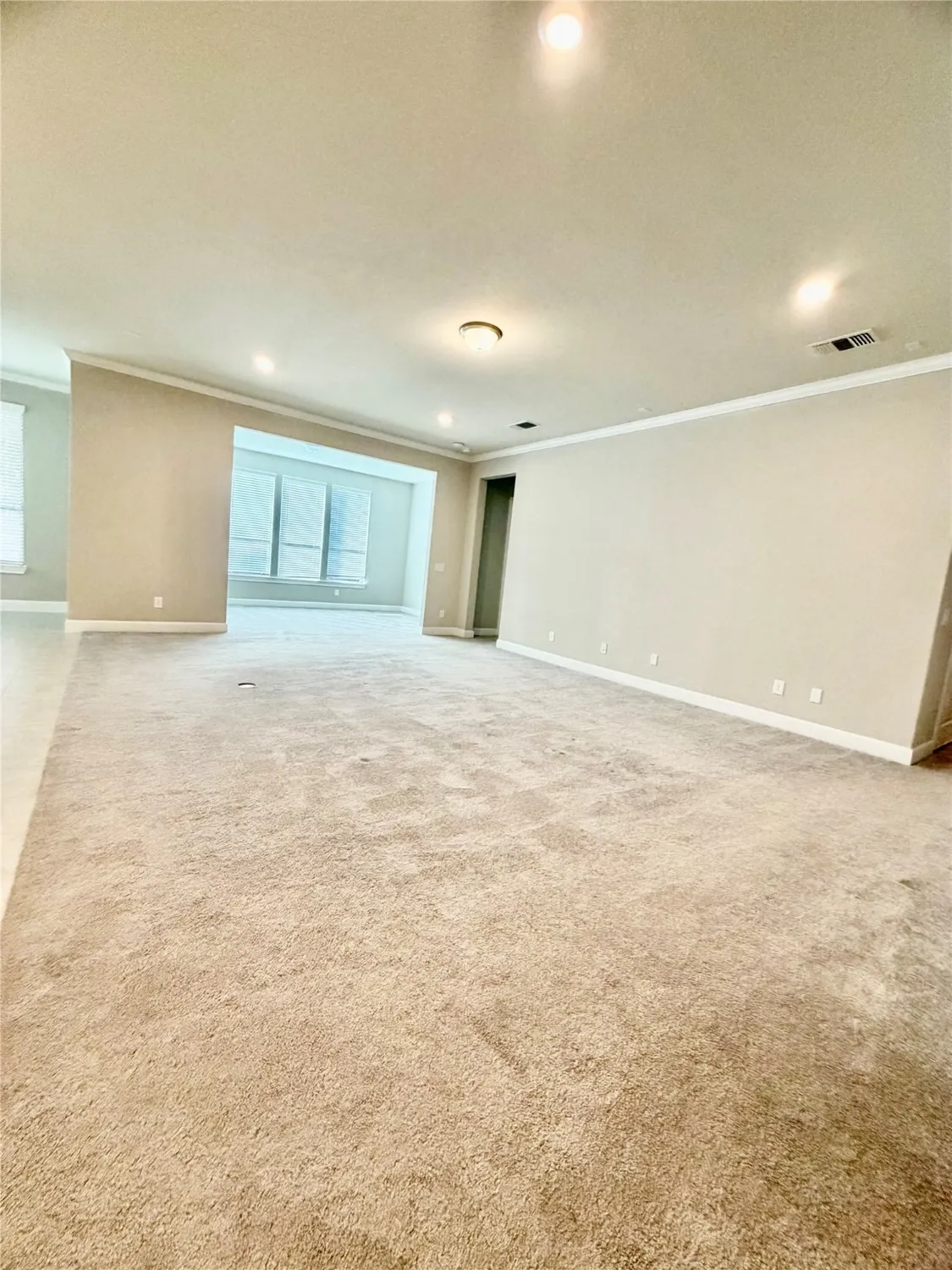 Property Slideshow image 9 of 48 | 309 gotland russ ln, The Woodlands, TX, 77382