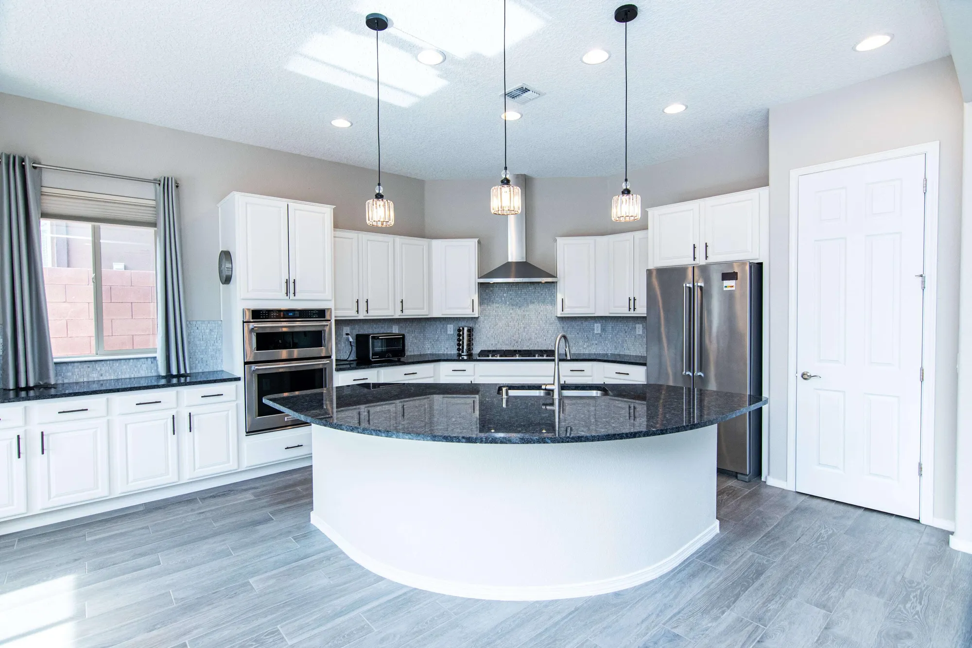 Property Slideshow image 10 of 32 | 9216 crystal creek ln nw, Albuquerque, NM, 87120