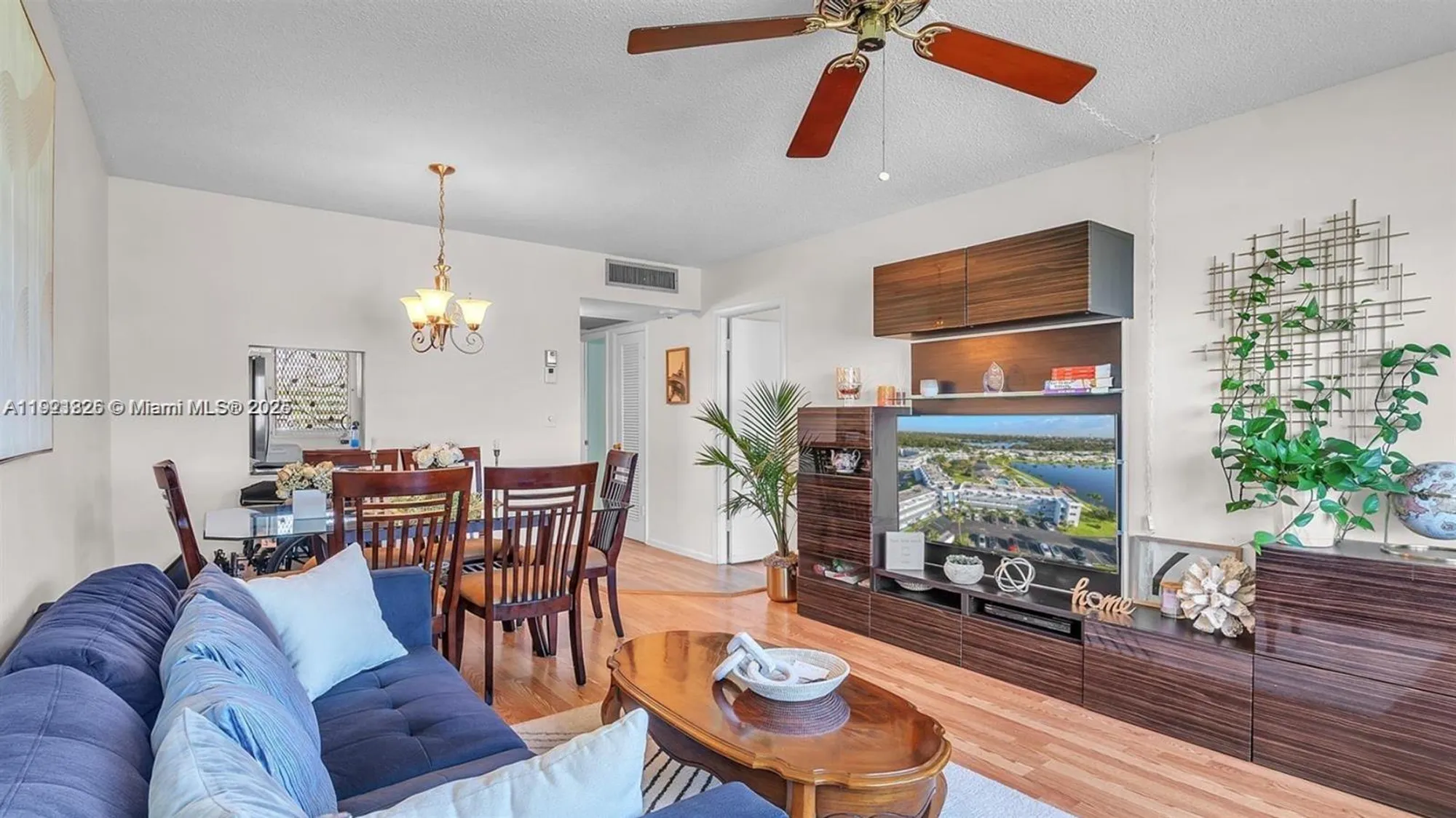 Property Slideshow image 6 of 25 | 2223 park ln 207, Hollywood, FL, 33021