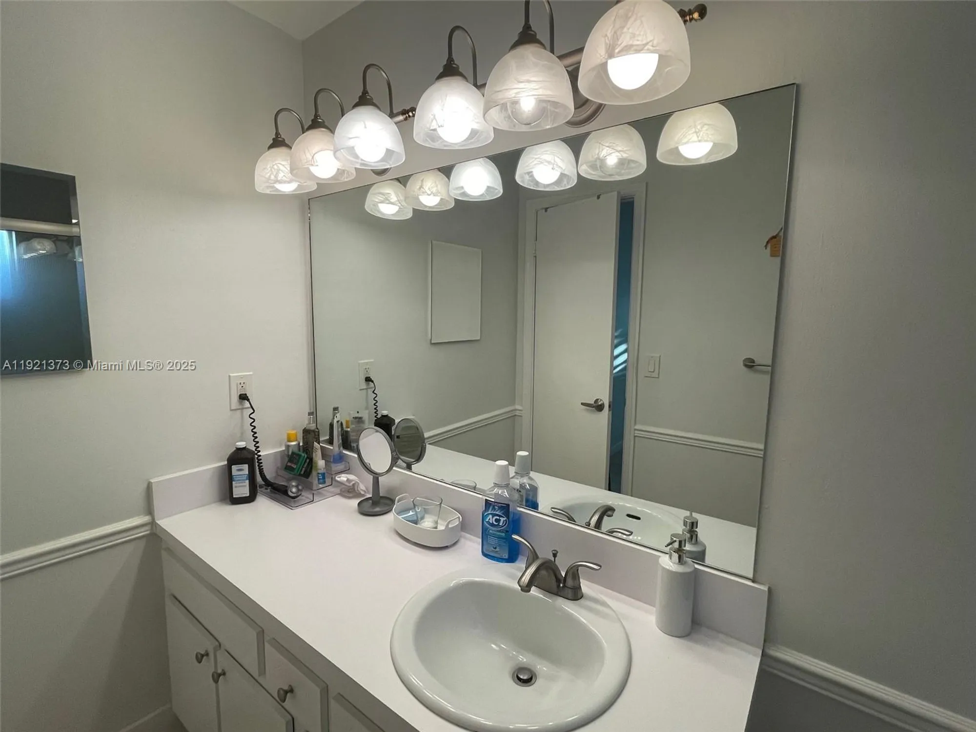 Property Slideshow image 10 of 63 | 1721 nw 86th ave, Plantation, FL, 33322