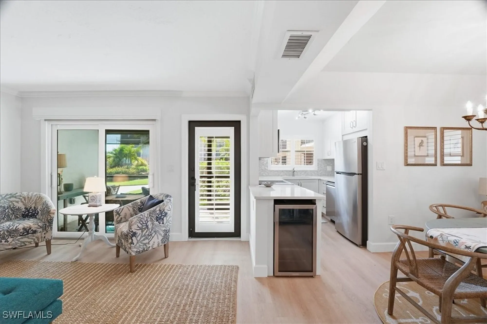 Property Slideshow image 5 of 36 | 3200 gulf shore blvd 105, Naples, FL, 34103