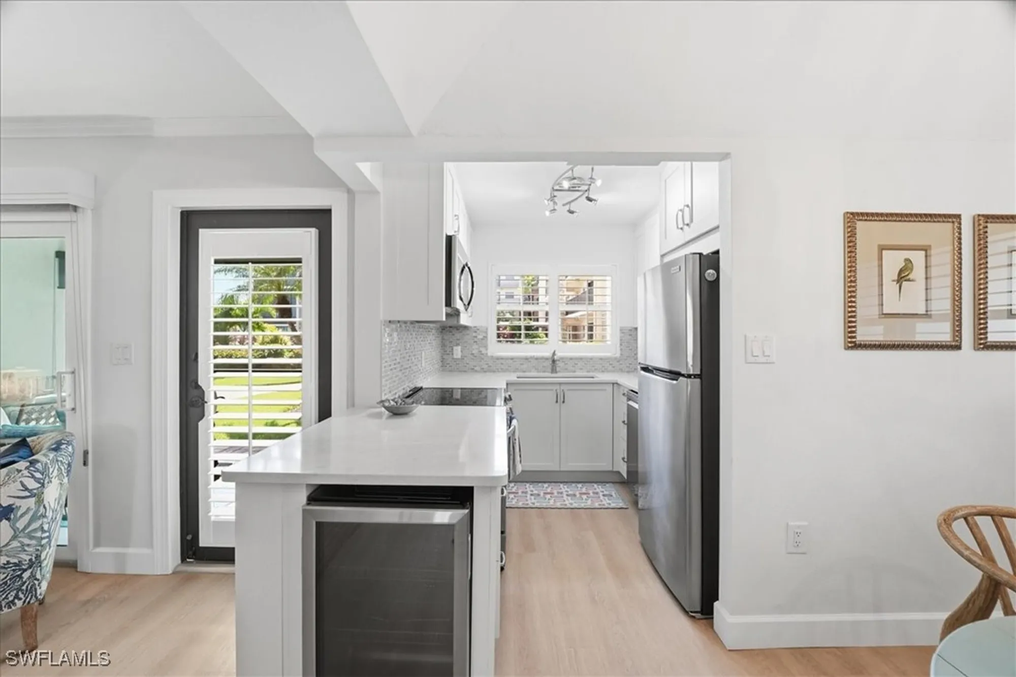 Property Slideshow image 6 of 36 | 3200 gulf shore blvd 105, Naples, FL, 34103