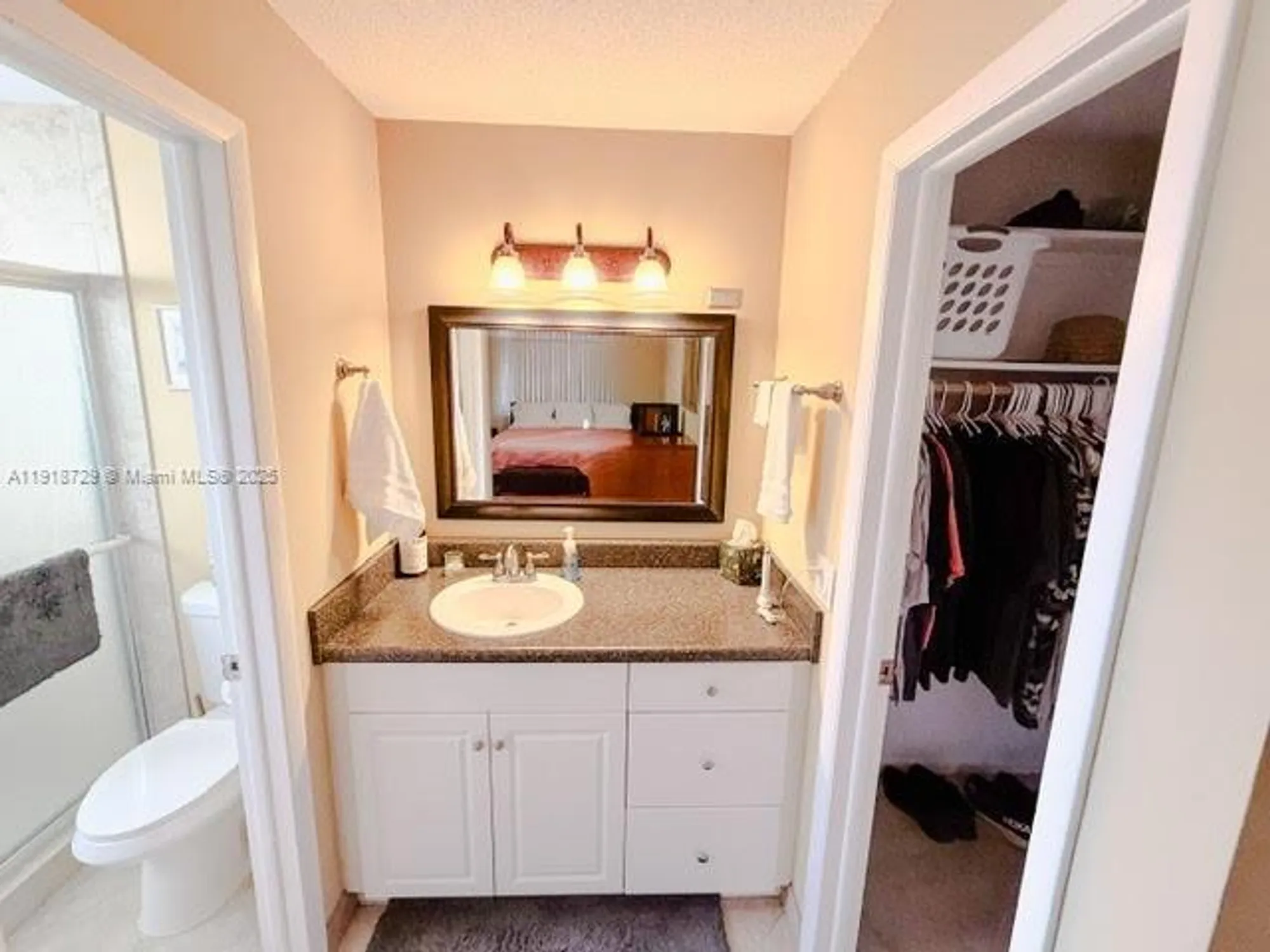 Property Slideshow image 11 of 15 | 260 south blvd a, Boynton Beach, FL, 33435