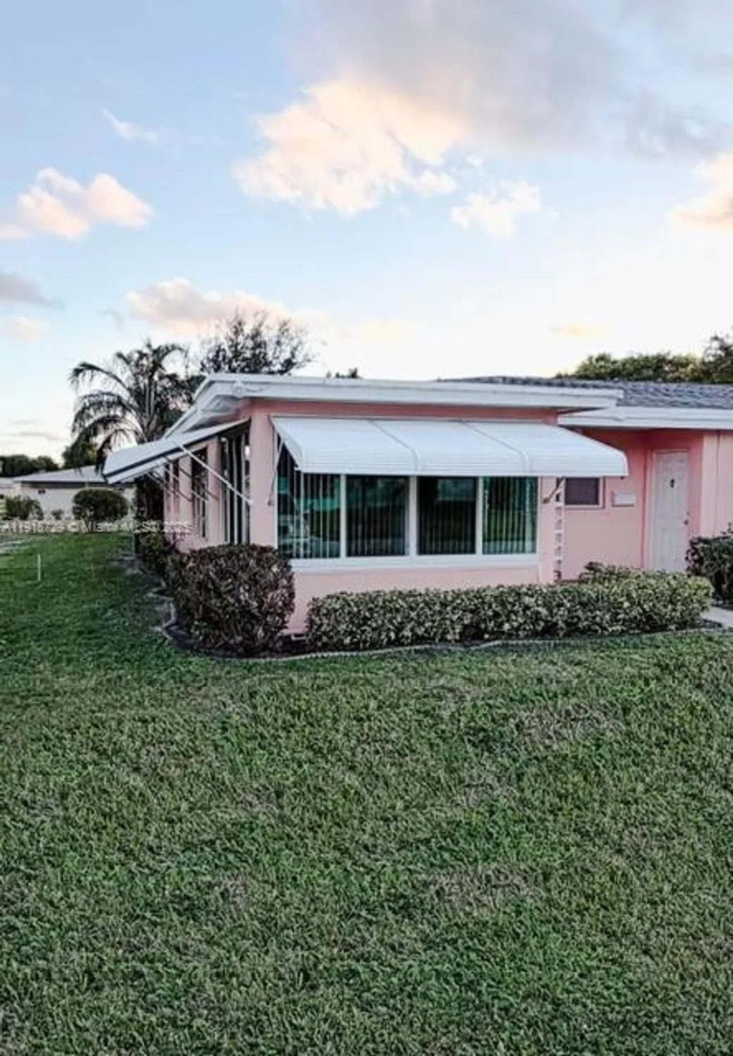Property Slideshow image 2 of 15 | 260 south blvd a, Boynton Beach, FL, 33435