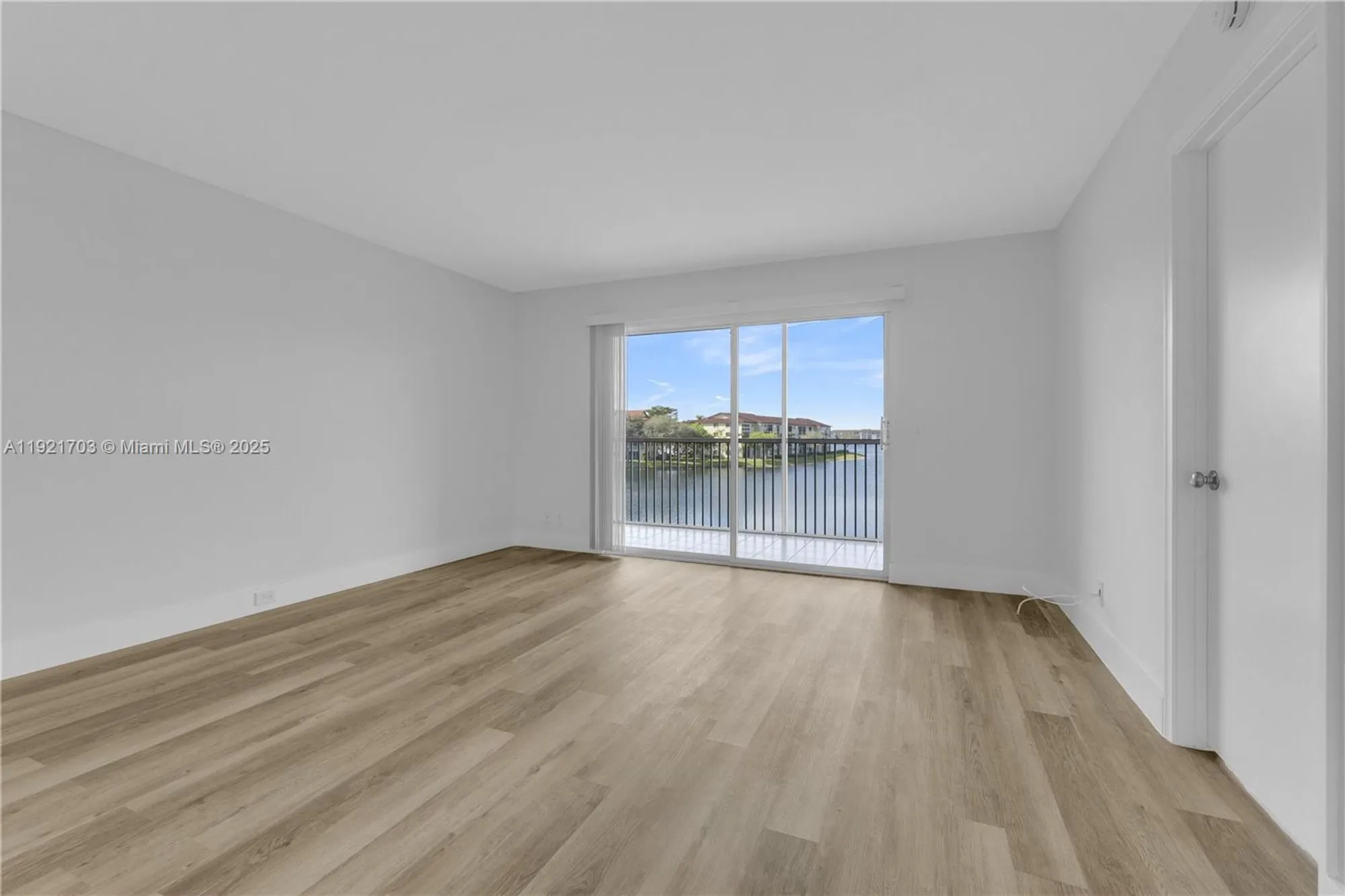 Property Slideshow image 15 of 55 | 12950 sw 13th st 309d, Pembroke Pines, FL, 33027