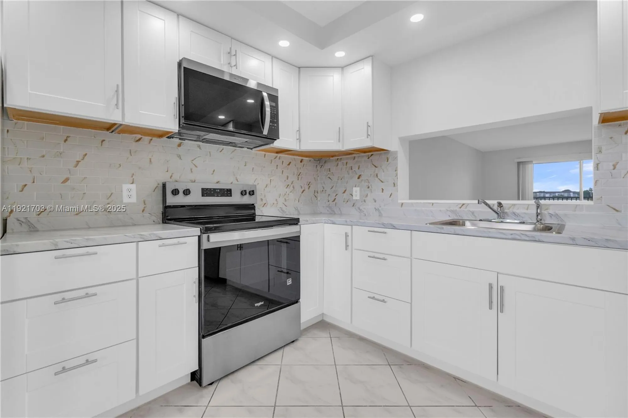 Property Slideshow image 11 of 55 | 12950 sw 13th st 309d, Pembroke Pines, FL, 33027