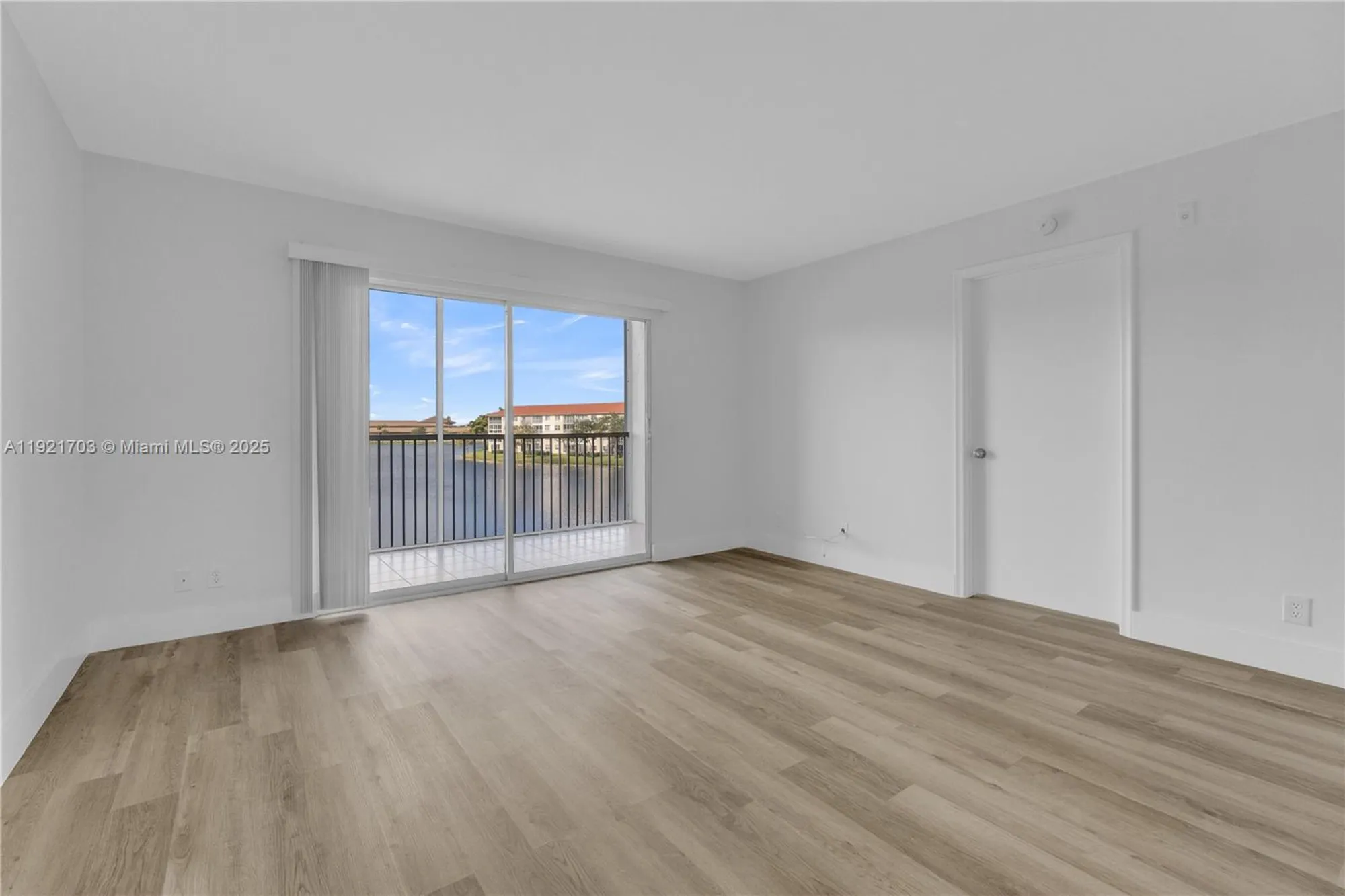 Property Slideshow image 13 of 55 | 12950 sw 13th st 309d, Pembroke Pines, FL, 33027