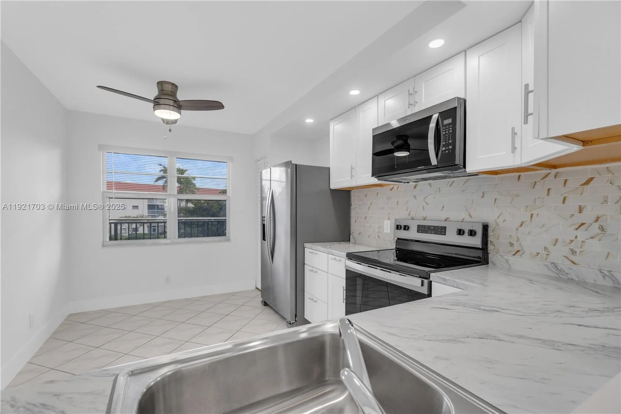 Property Slideshow image 7 of 55 | 12950 sw 13th st 309d, Pembroke Pines, FL, 33027