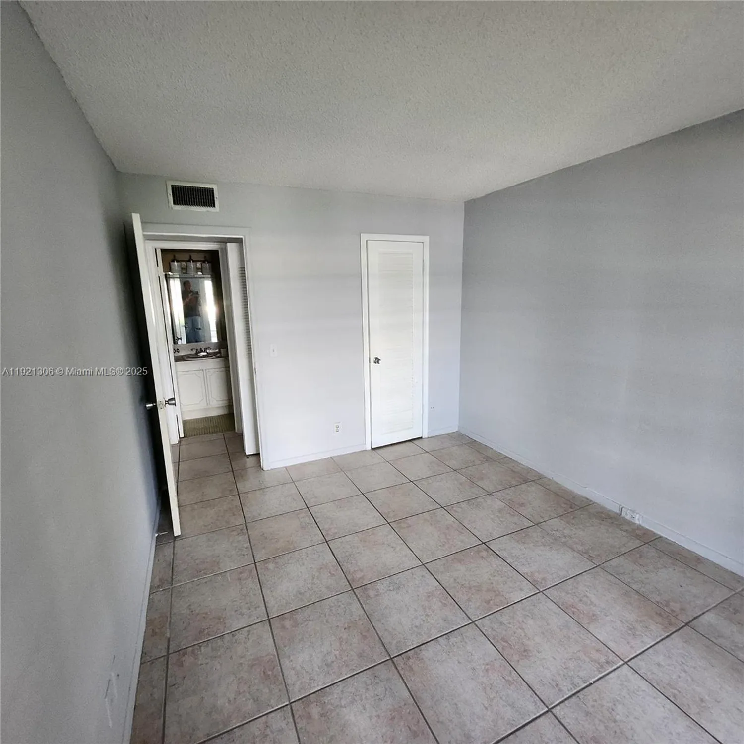 Property Slideshow image 10 of 11 | 339 southampton b # 339, West Palm Beach, FL, 33417