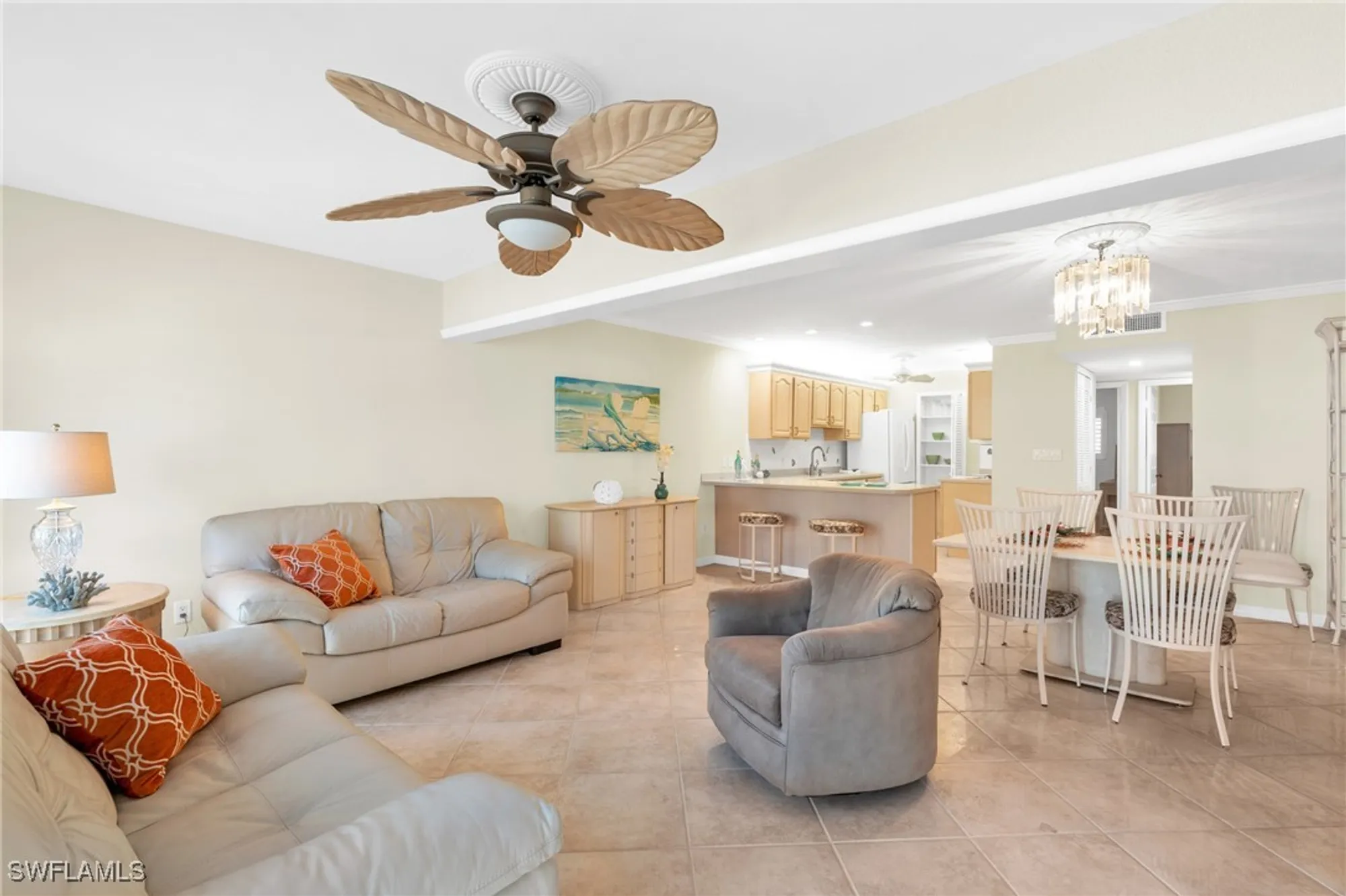 Property Slideshow image 10 of 25 | 2100 gulf shore blvd 206, Naples, FL, 34102