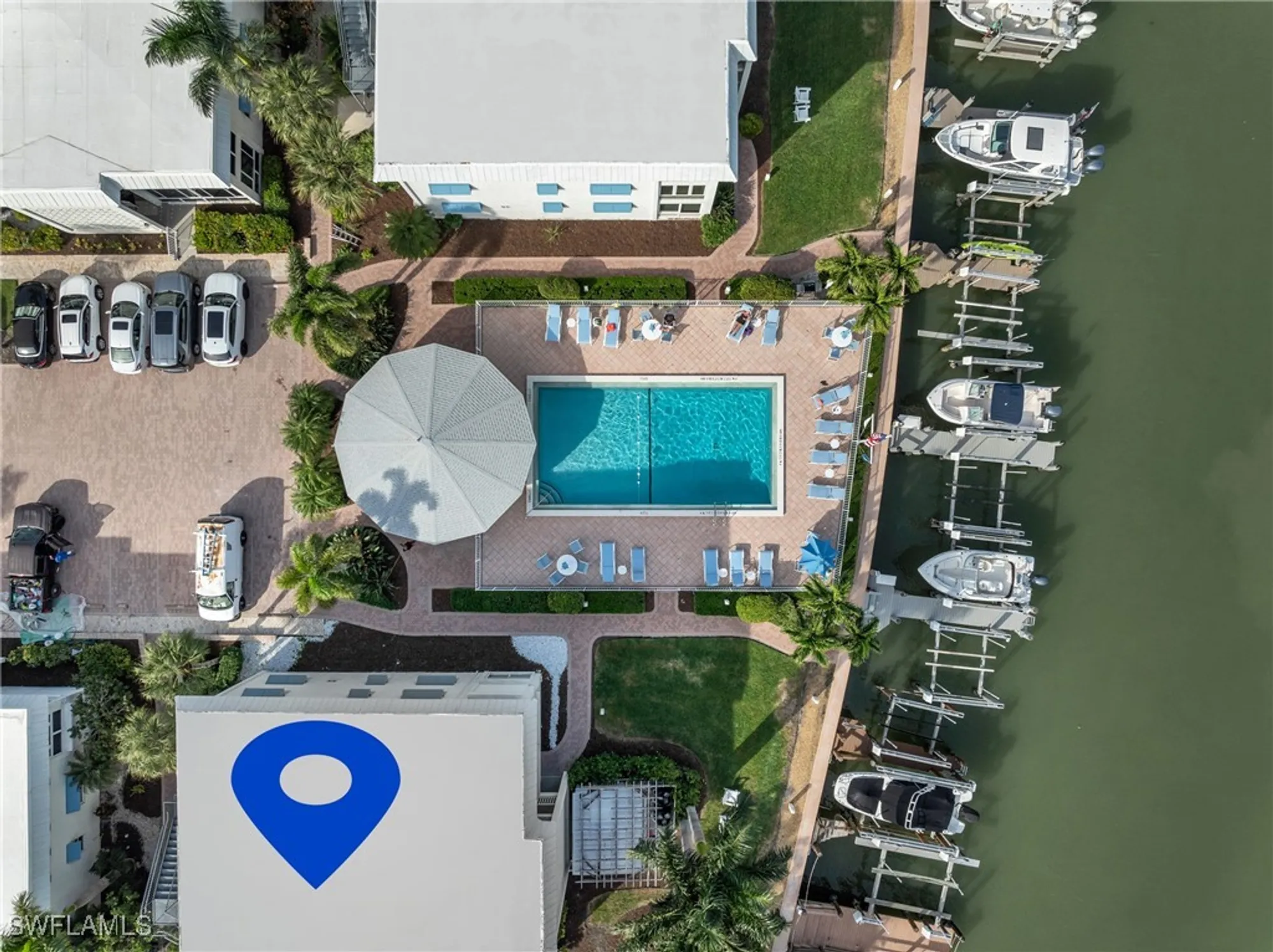 Property Slideshow image 6 of 25 | 2100 gulf shore blvd 206, Naples, FL, 34102