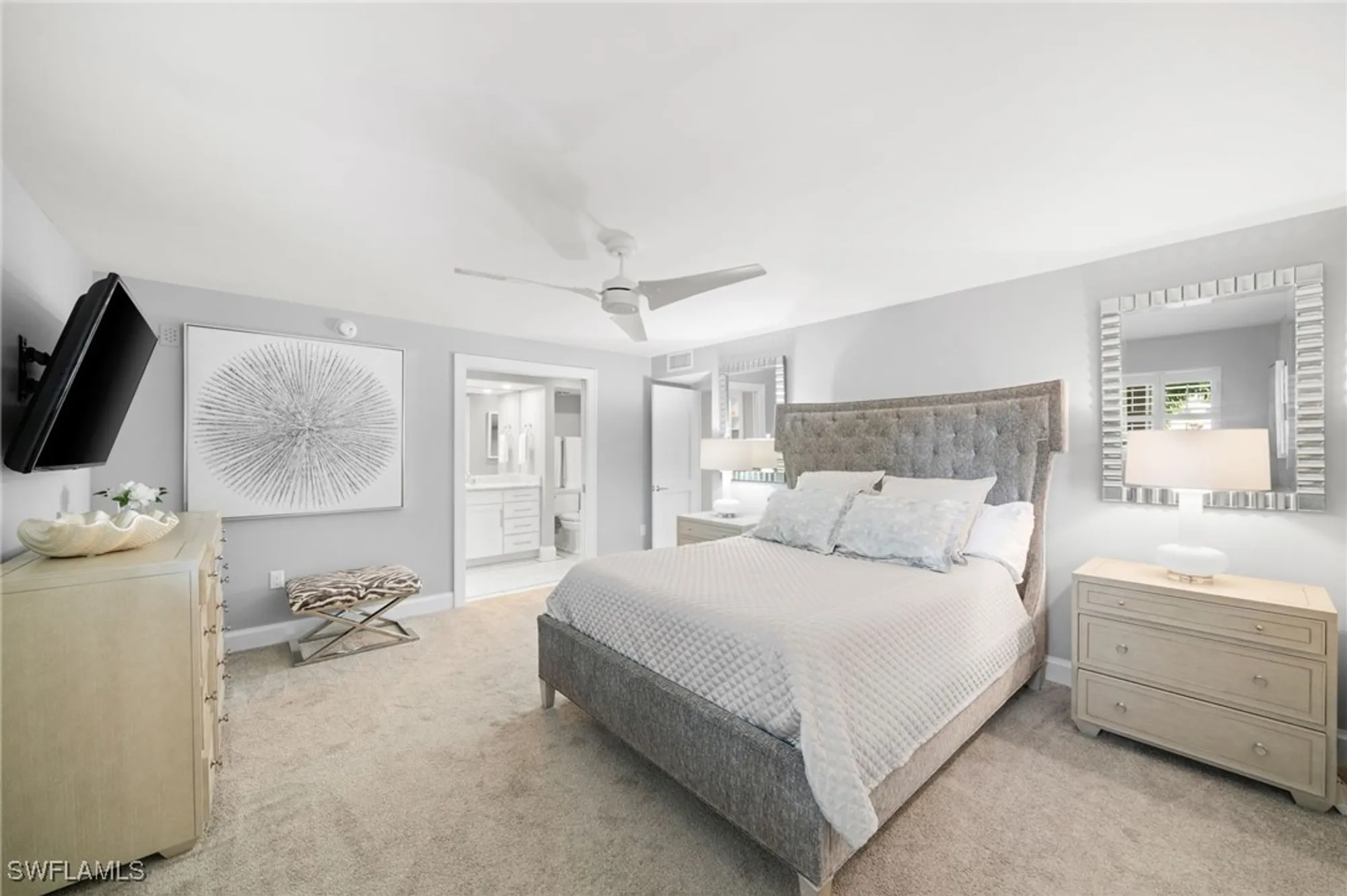 Property Slideshow image 17 of 39 | 222 harbour dr apt 207, Naples, FL, 34103