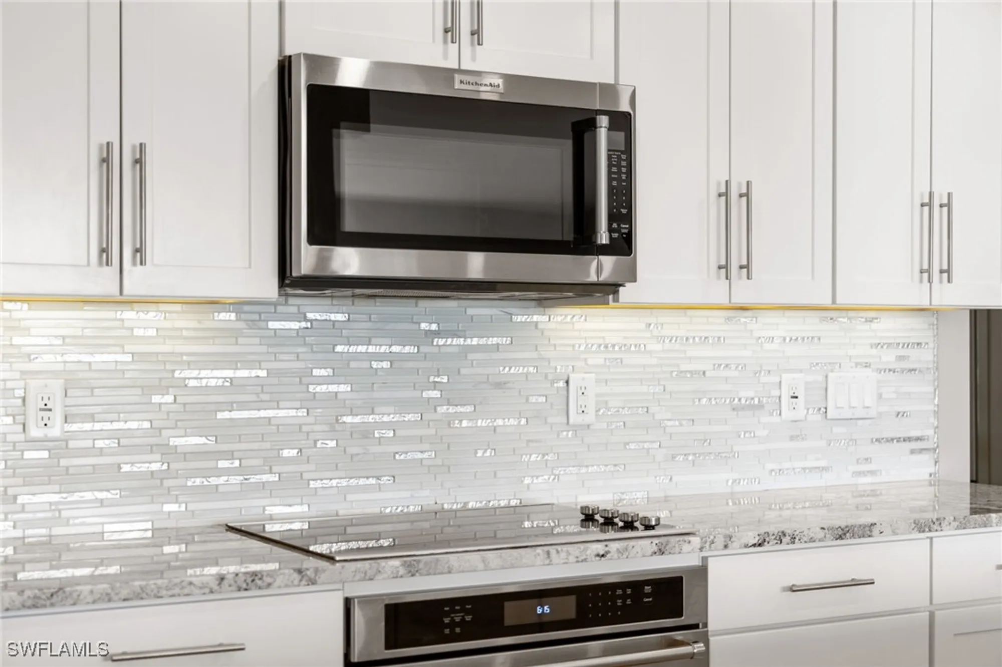 Property Slideshow image 10 of 39 | 222 harbour dr apt 207, Naples, FL, 34103