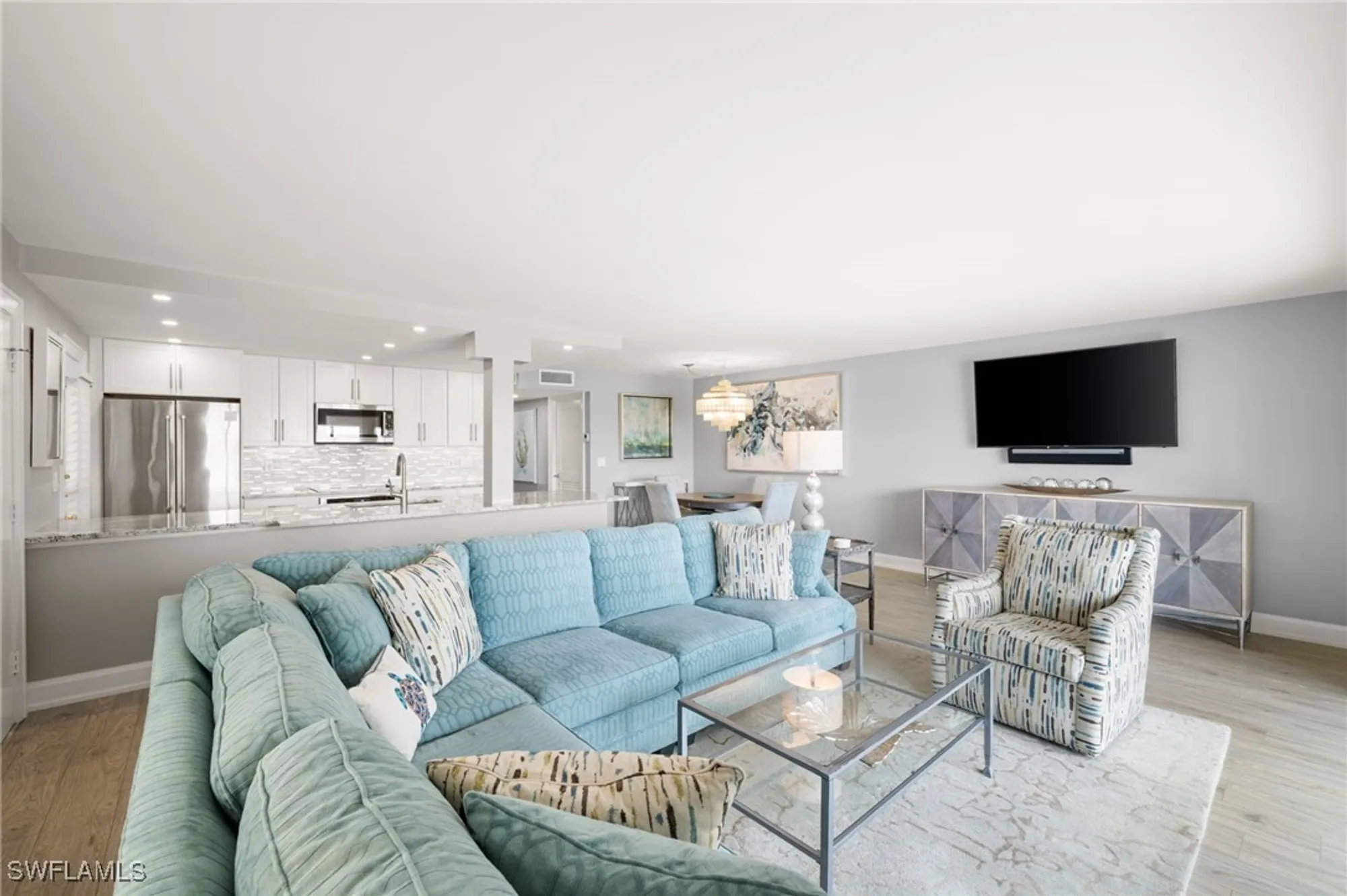 Property Slideshow image 24 of 39 | 222 harbour dr apt 207, Naples, FL, 34103