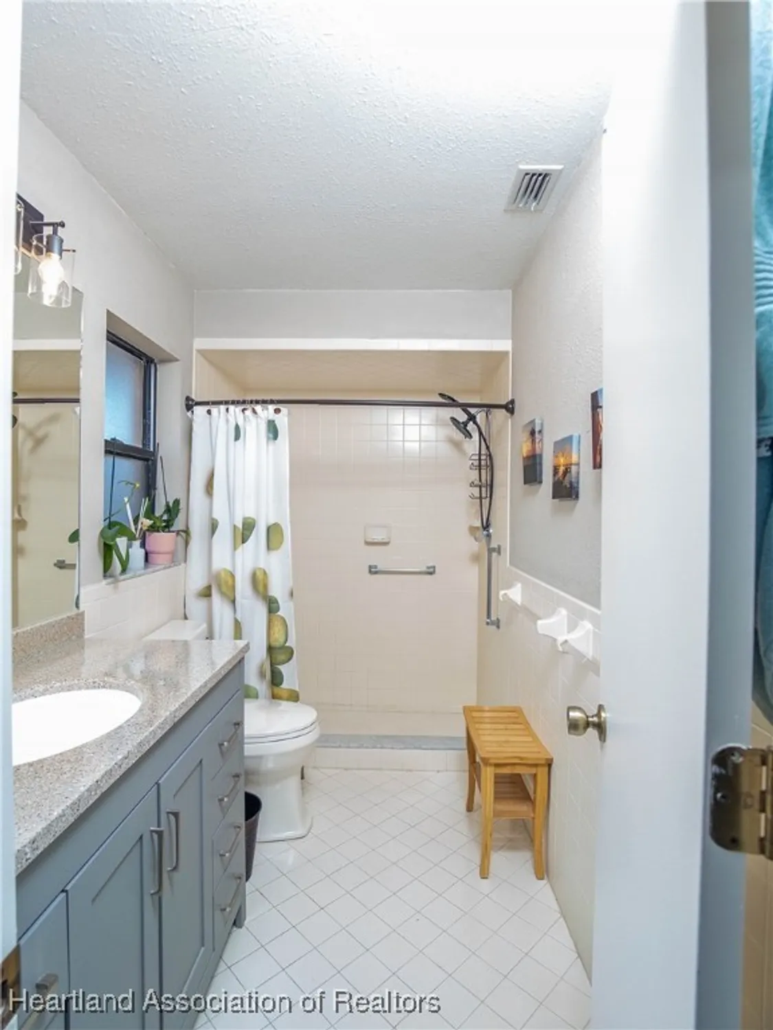 Property Slideshow image 15 of 45 | 3010 sugar pine cir, Sebring, FL, 33872