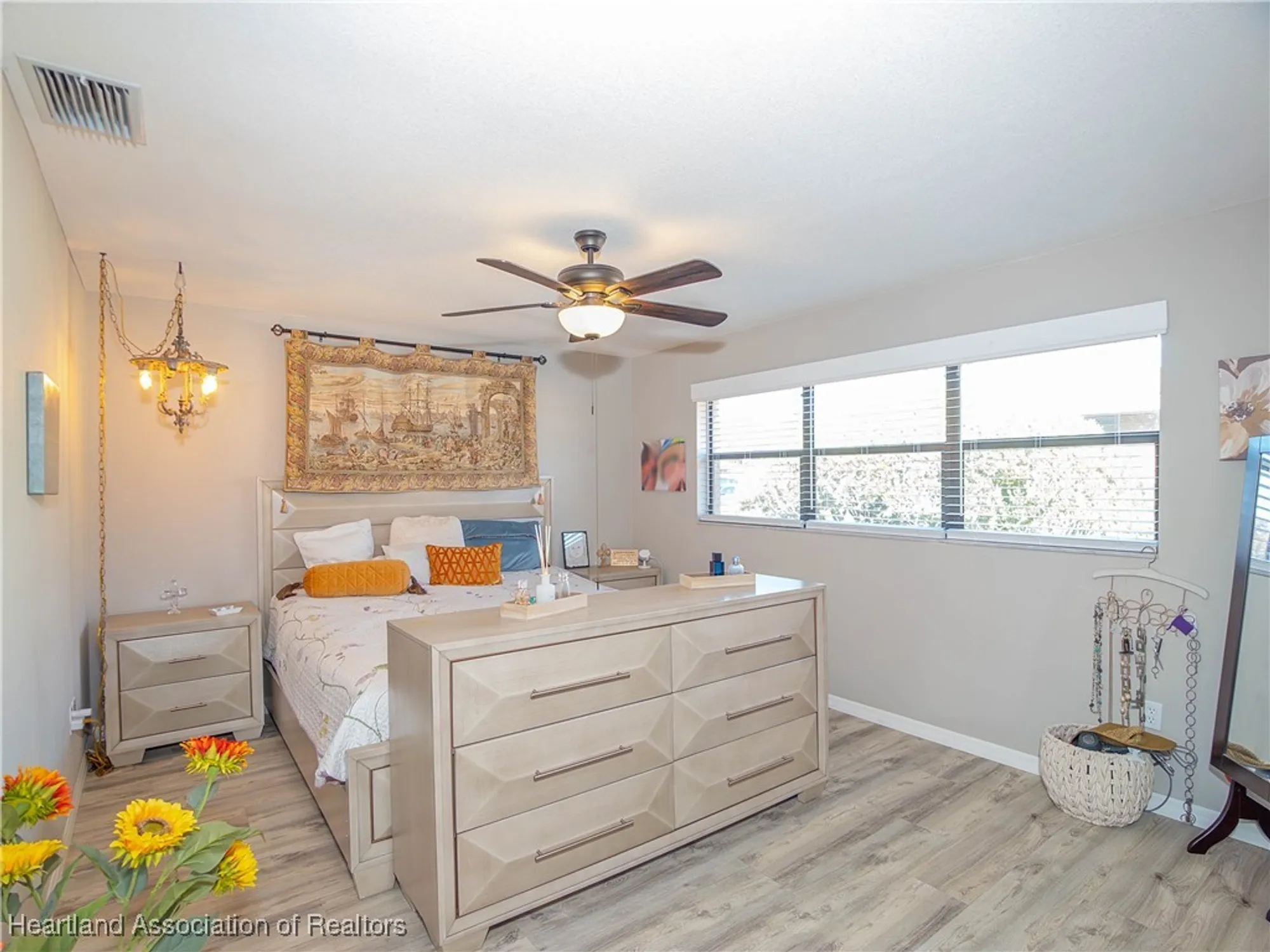 Property Slideshow image 16 of 45 | 3010 sugar pine cir, Sebring, FL, 33872