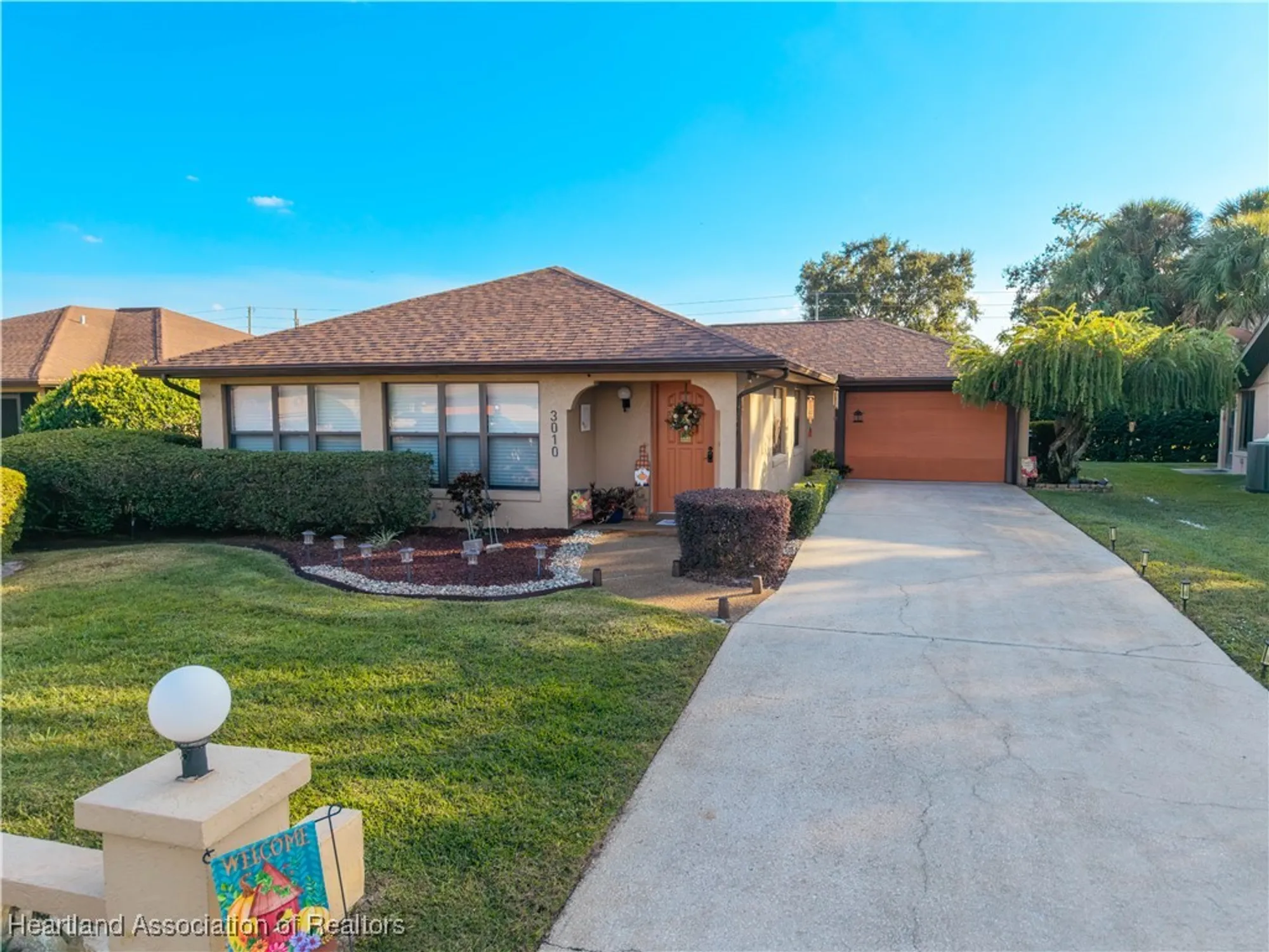 Property Slideshow image 1 of 45 | 3010 sugar pine cir, Sebring, FL, 33872