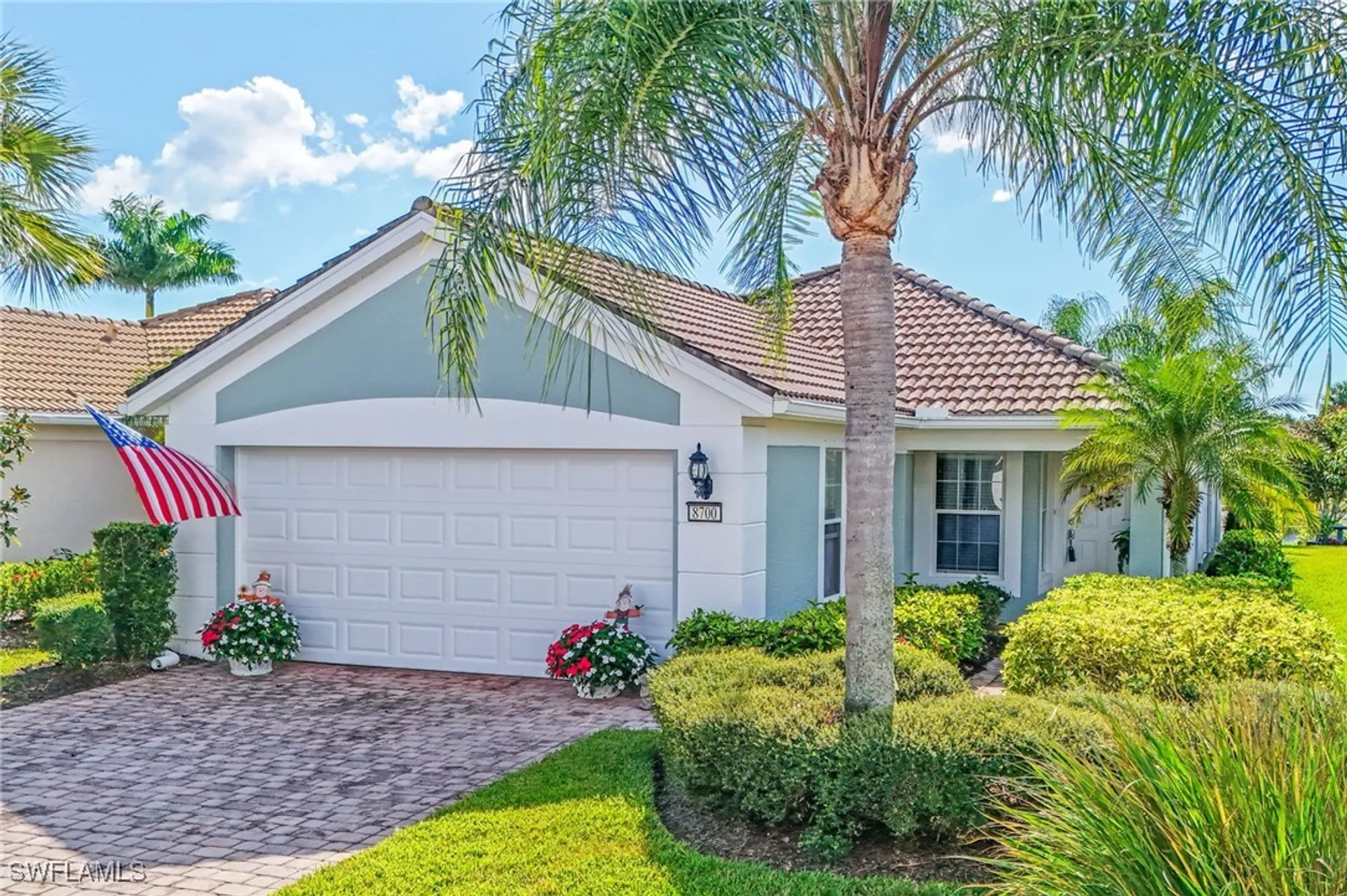 Property Slideshow image 2 of 21 | 8700 querce ct, Naples, FL, 34114