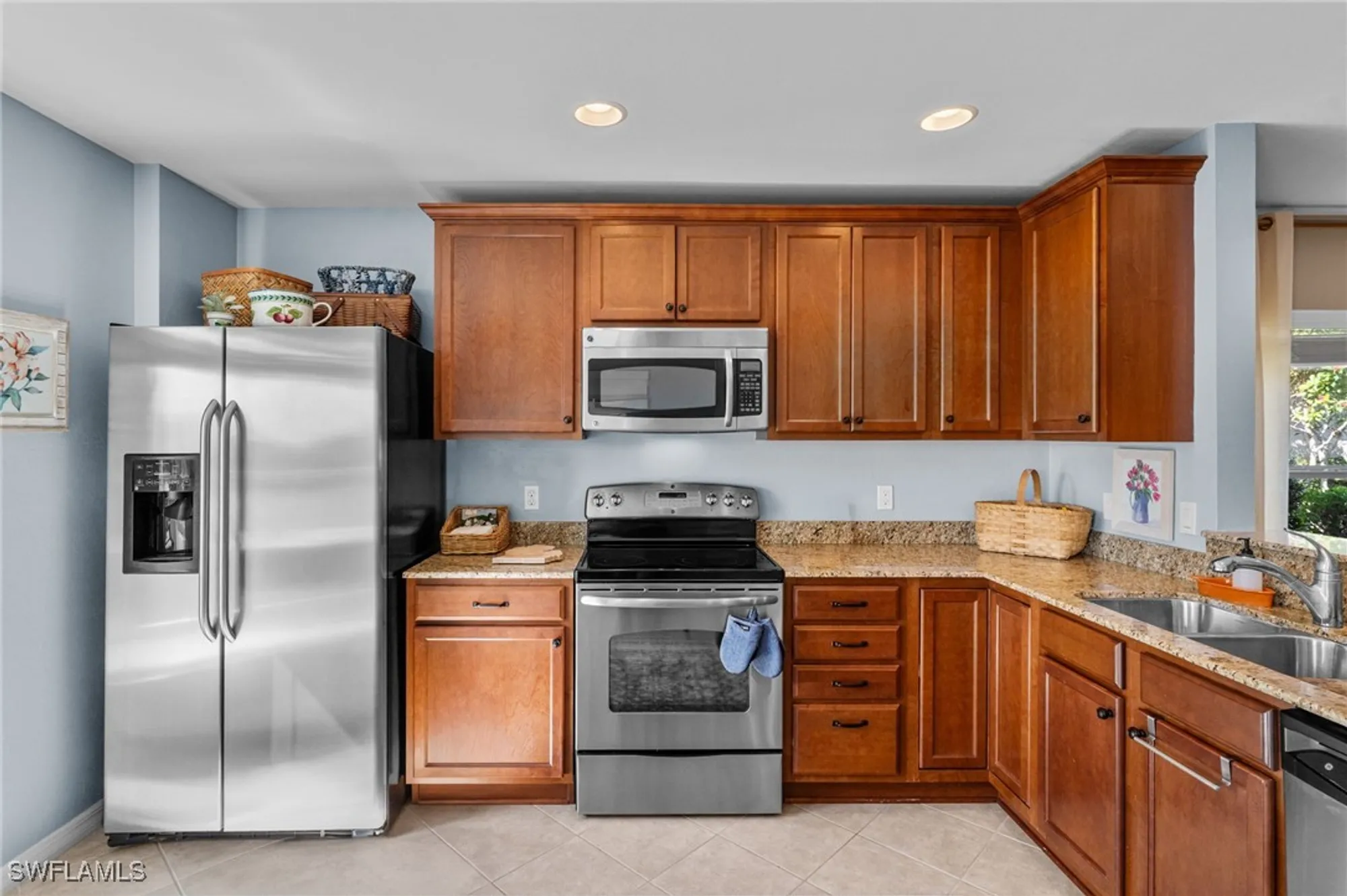 Property Slideshow image 8 of 21 | 8700 querce ct, Naples, FL, 34114