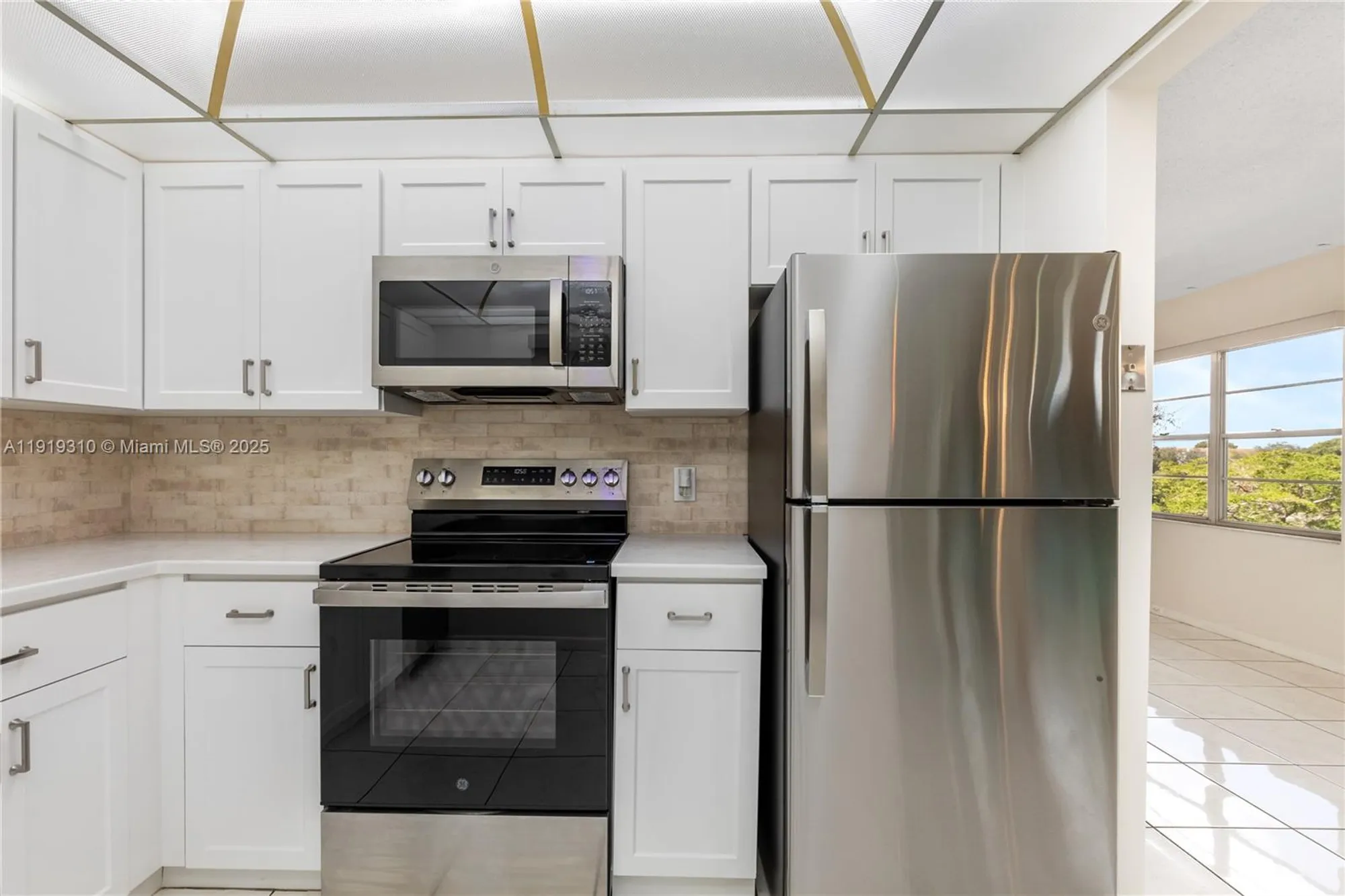 Property Slideshow image 10 of 27 | 13250 sw 4th ct 401g, Pembroke Pines, FL, 33027