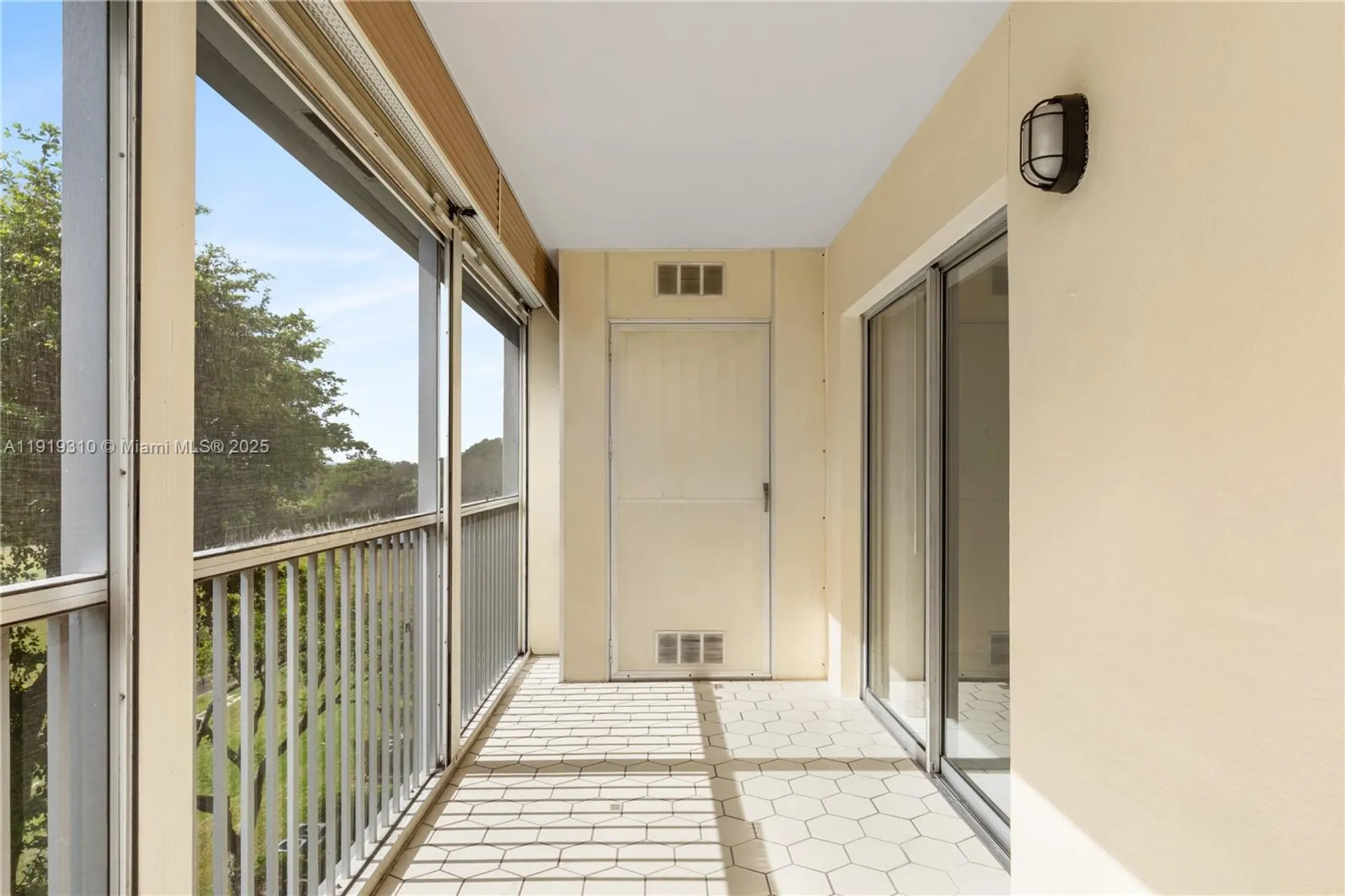 Property Slideshow image 20 of 27 | 13250 sw 4th ct 401g, Pembroke Pines, FL, 33027