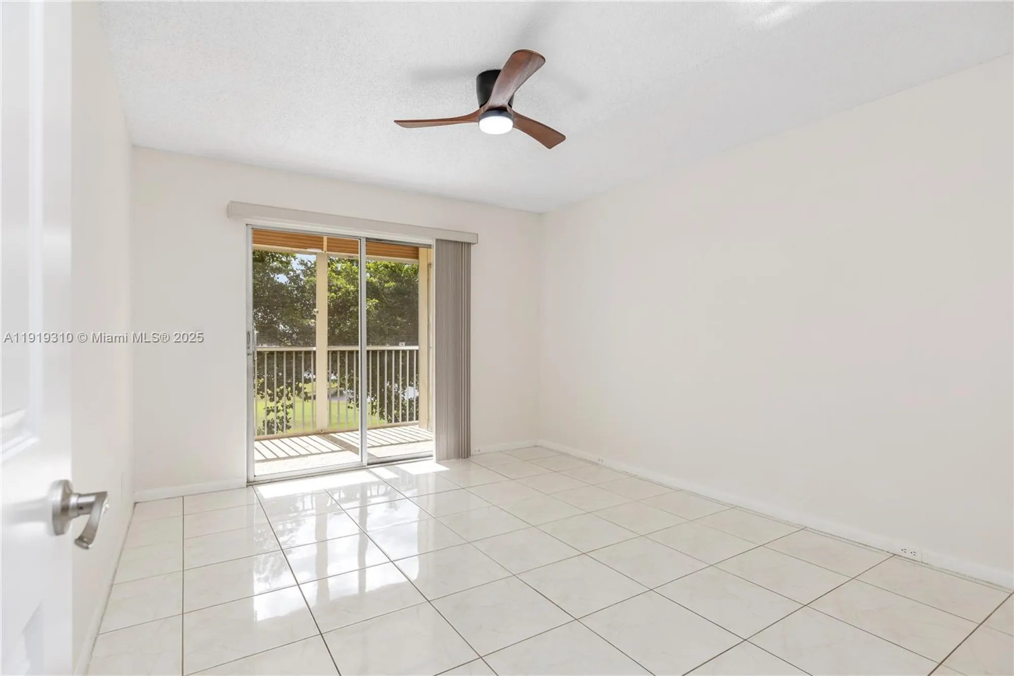 Property Slideshow image 4 of 27 | 13250 sw 4th ct 401g, Pembroke Pines, FL, 33027